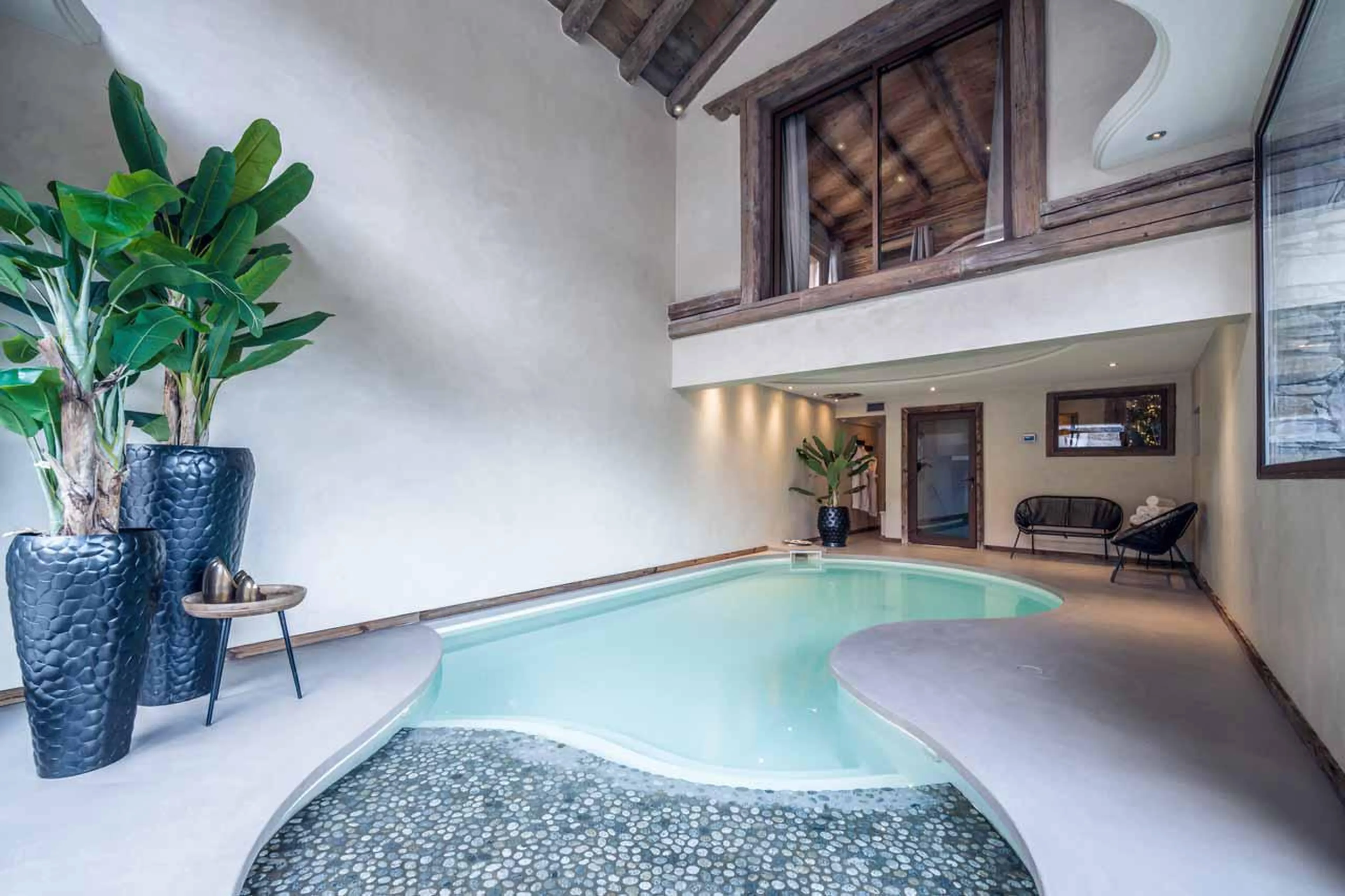 Swimming pool at Chalet Cheval Blanc in Meribel