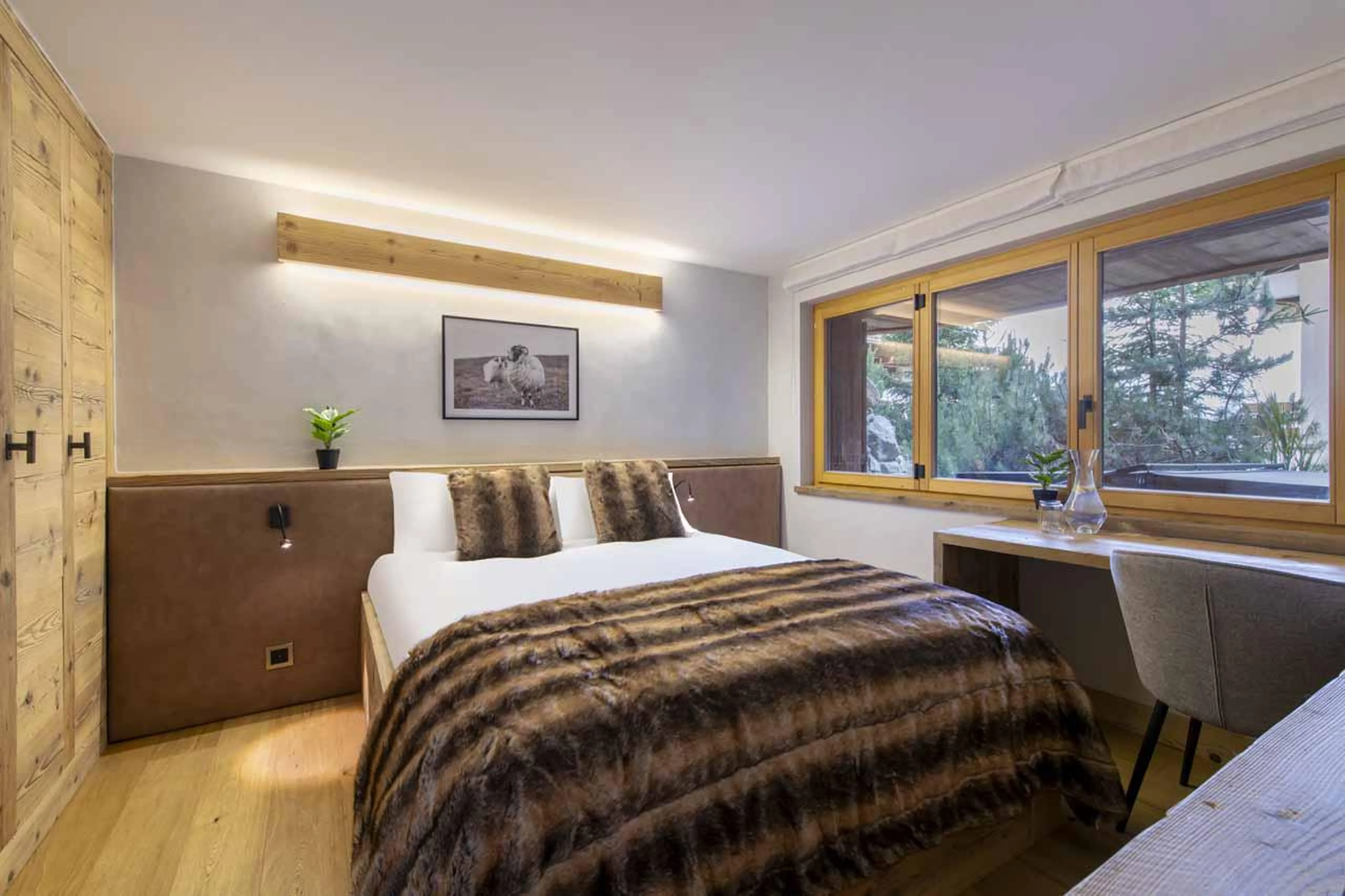 Double bedroom at Chalet Clambinet in Verbier