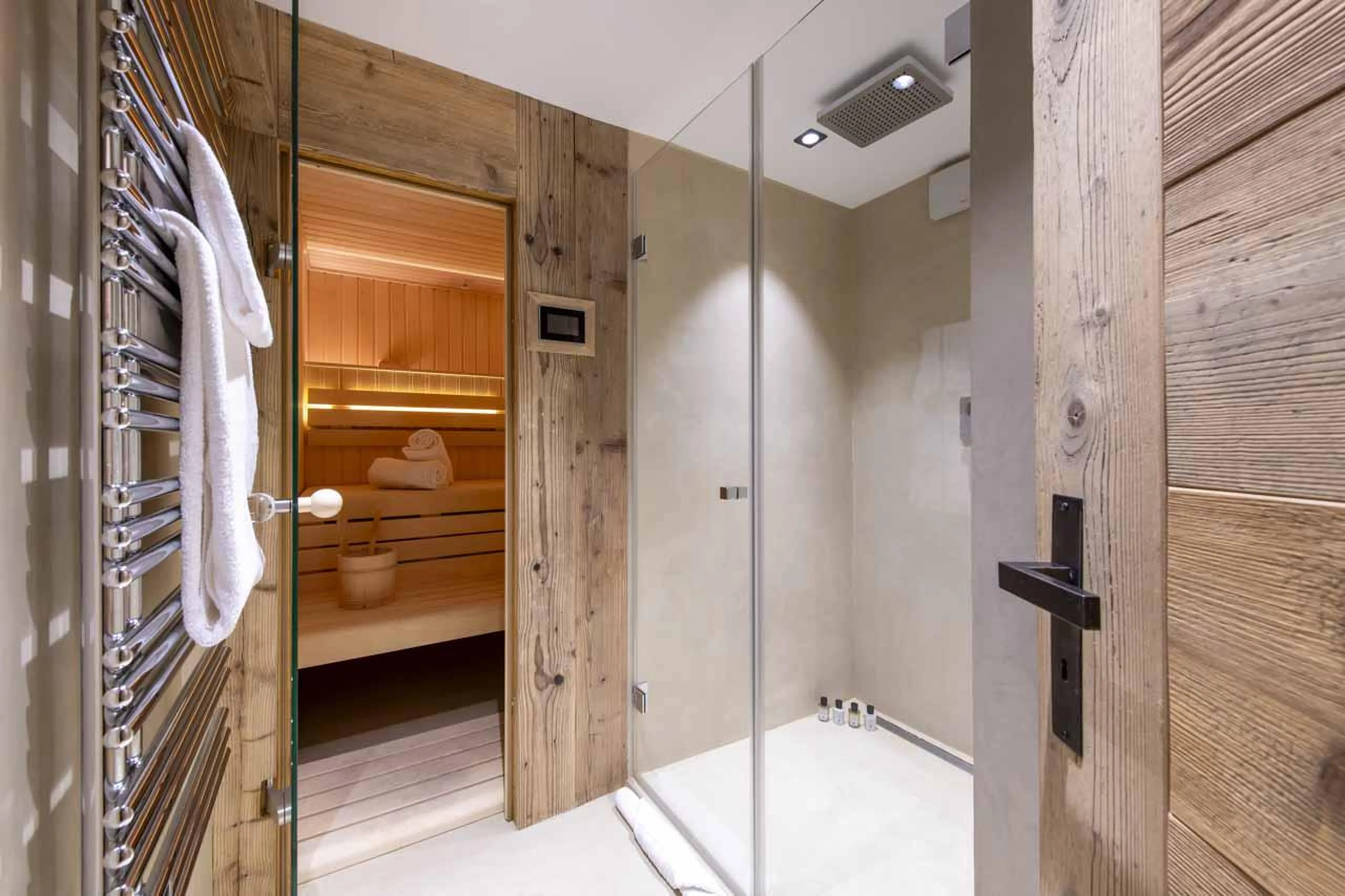 Sauna and shower at Chalet Clambinet in Verbier