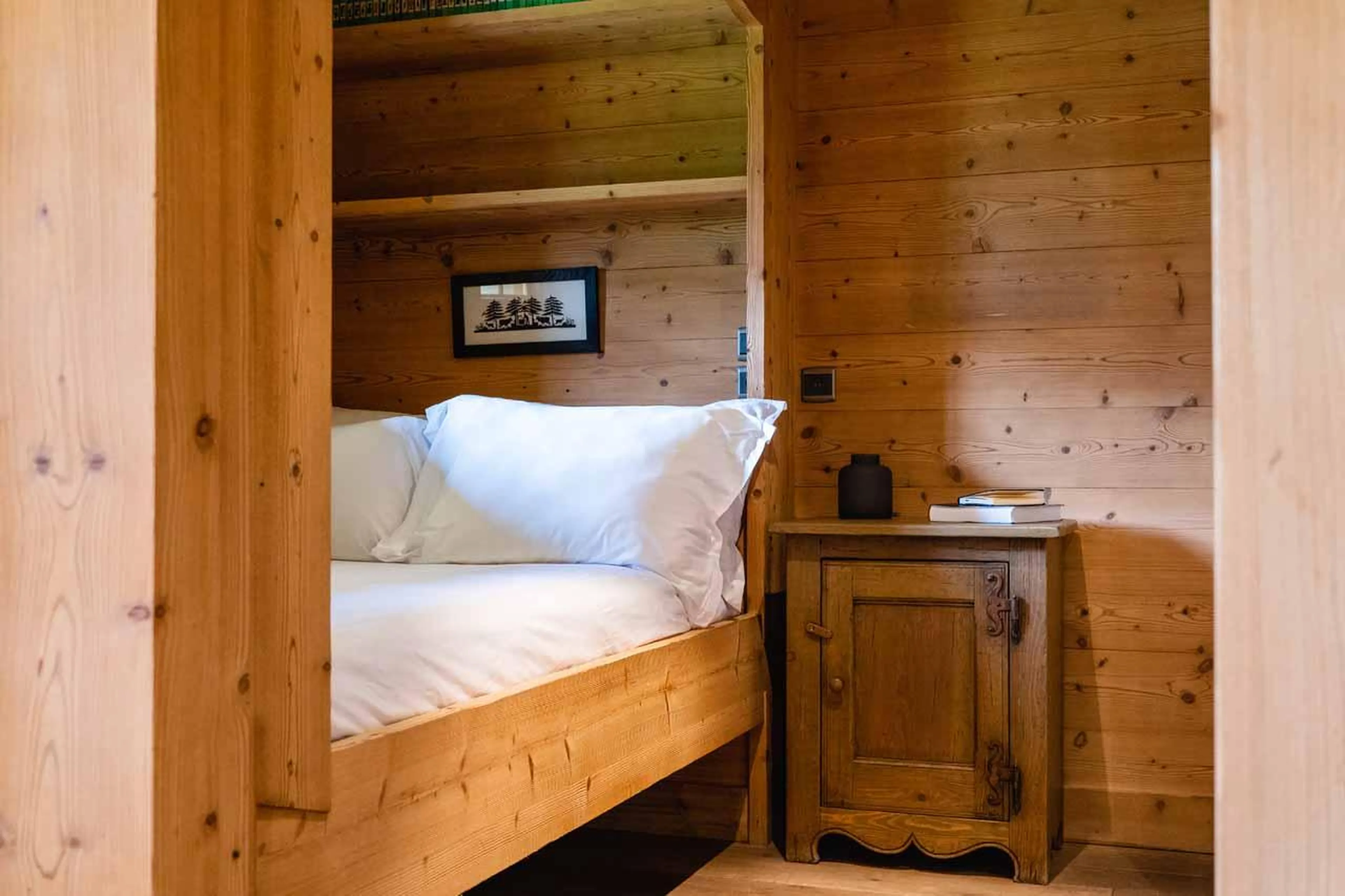 Traditional alcove bed in Chalet Clovis, Megeve