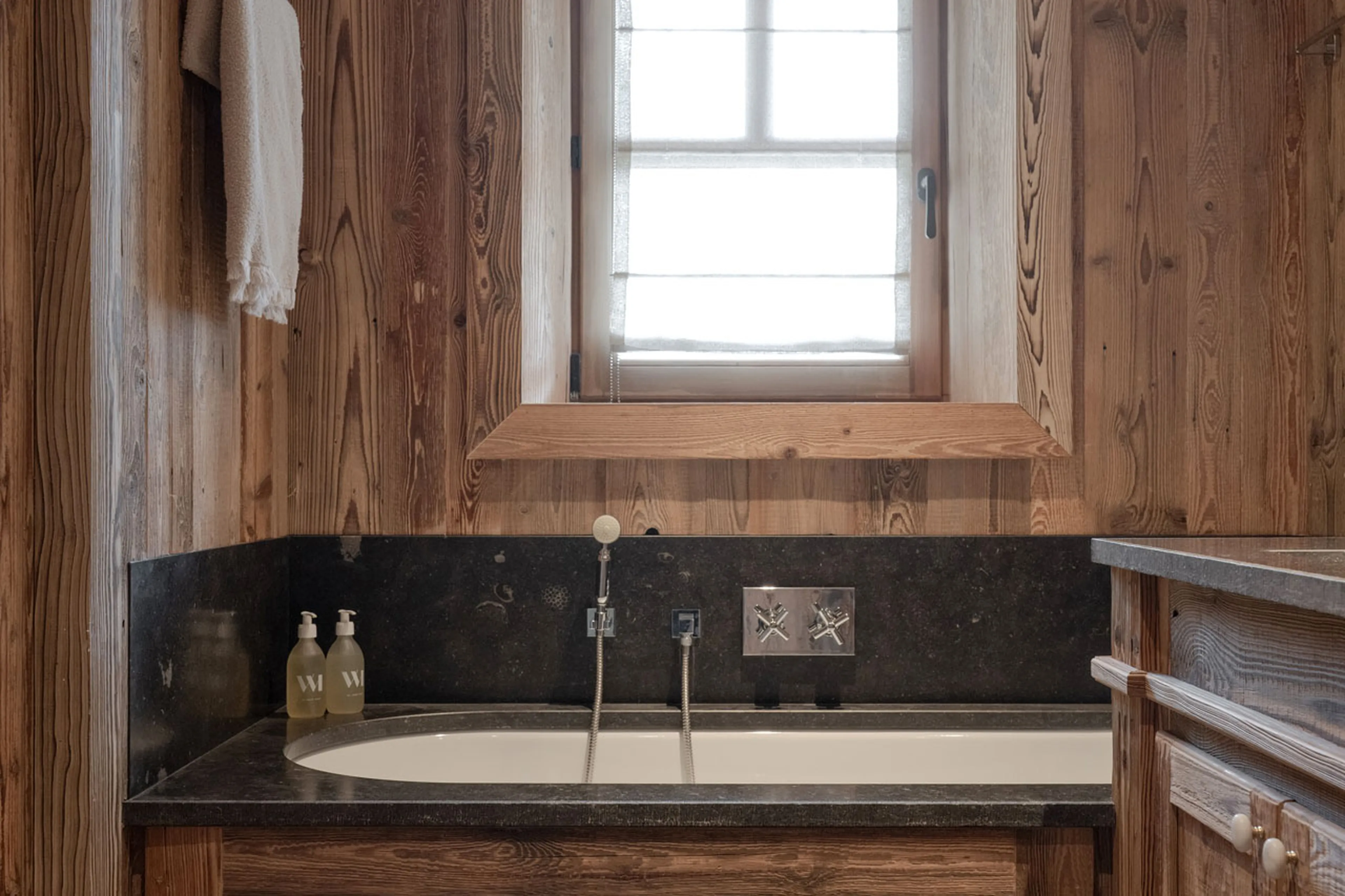 Bedroom 1 en-suite bath at Chalet Col Pers in Val d'Isere
