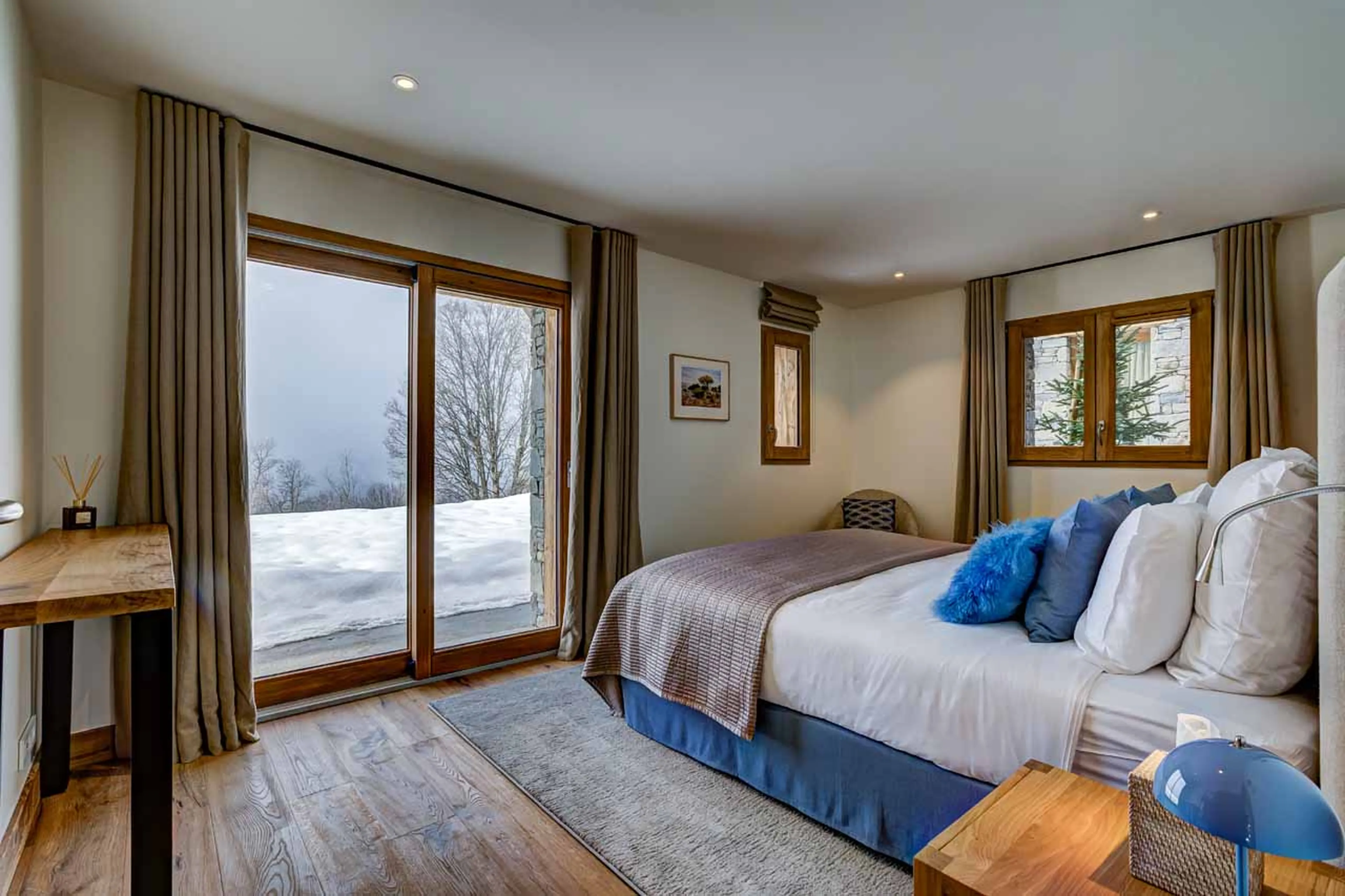 Dual-aspect windows at Chalet Constantia in St Martin de Belleville