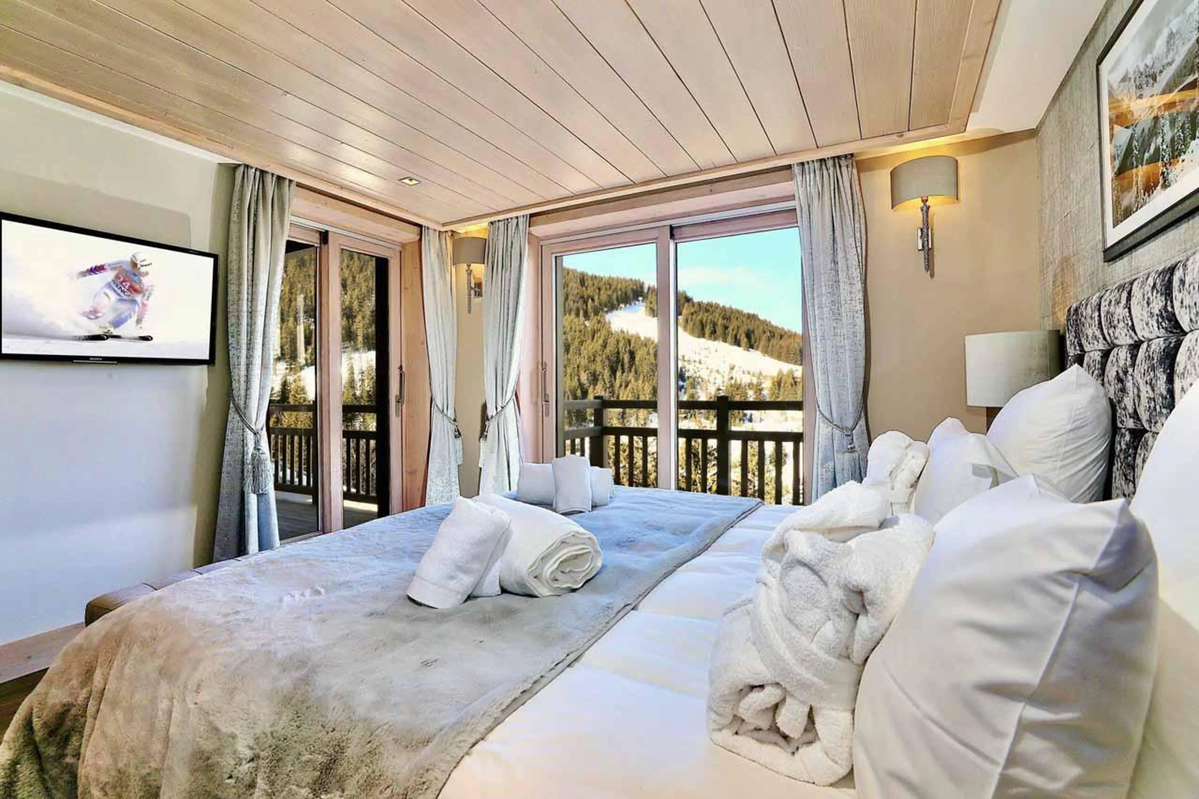 TV in bedroom at Chalet Cortina in Courchevel 1650