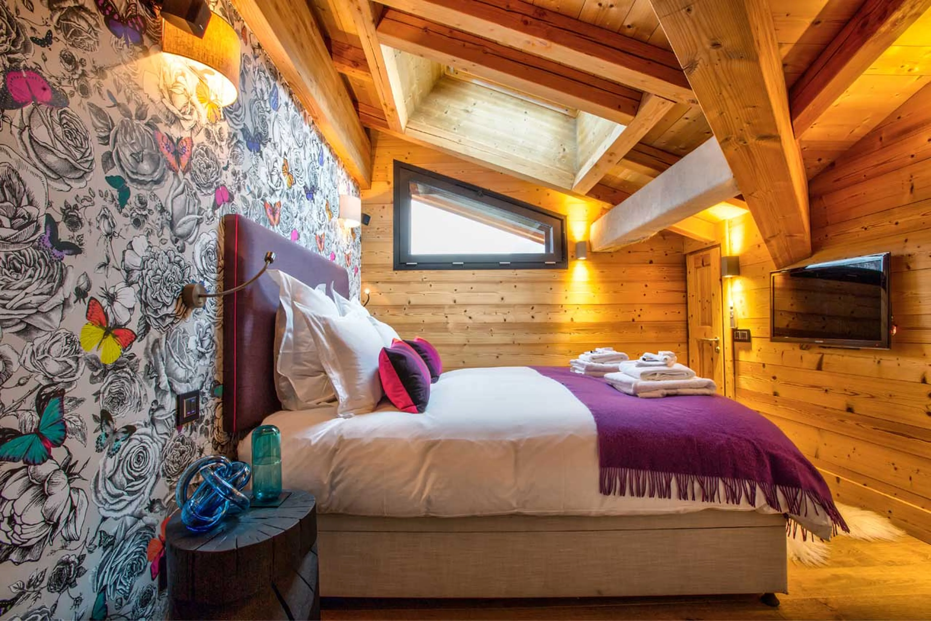 Butterfly bedroom with king-size bed, Chalet Couttet in Chamonix