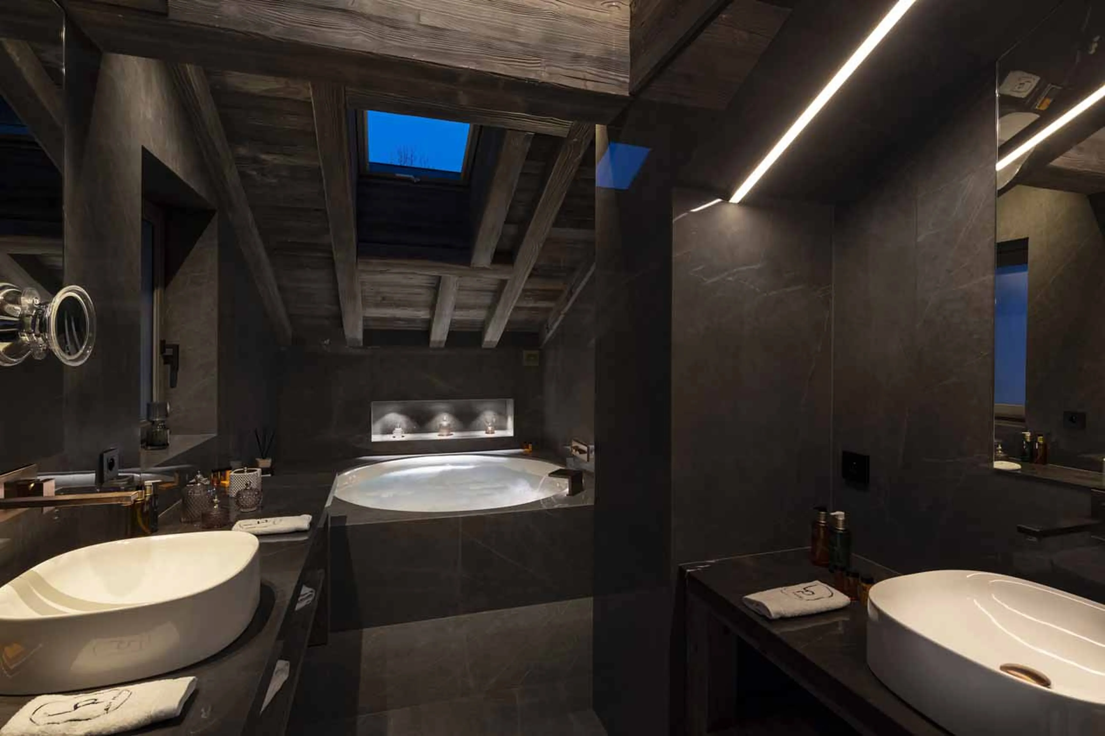 Bedroom 6 en-suite at Chalet Coz in Megeve