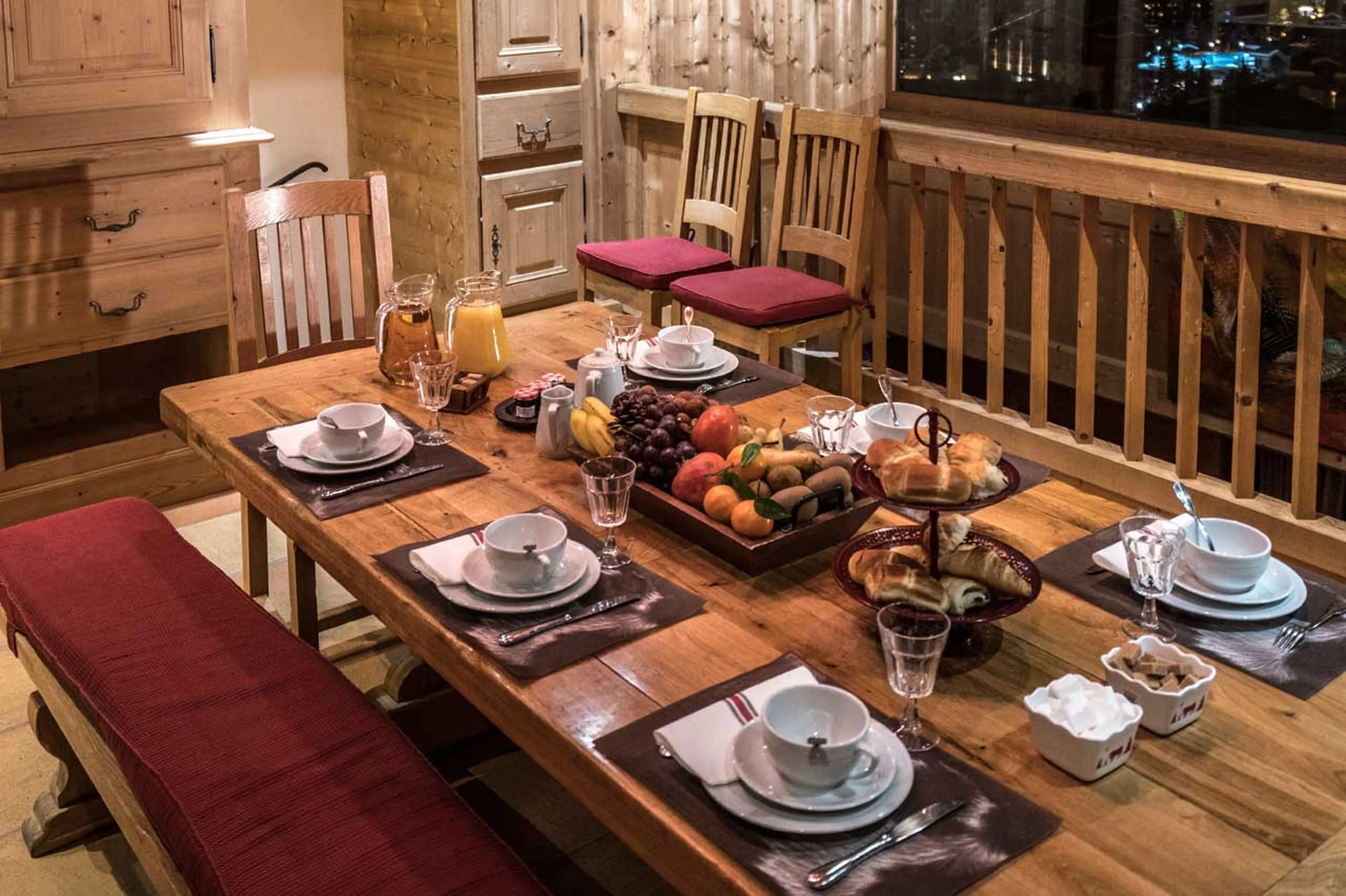 Dining table at Chalet Cristal A in Val d’Isere