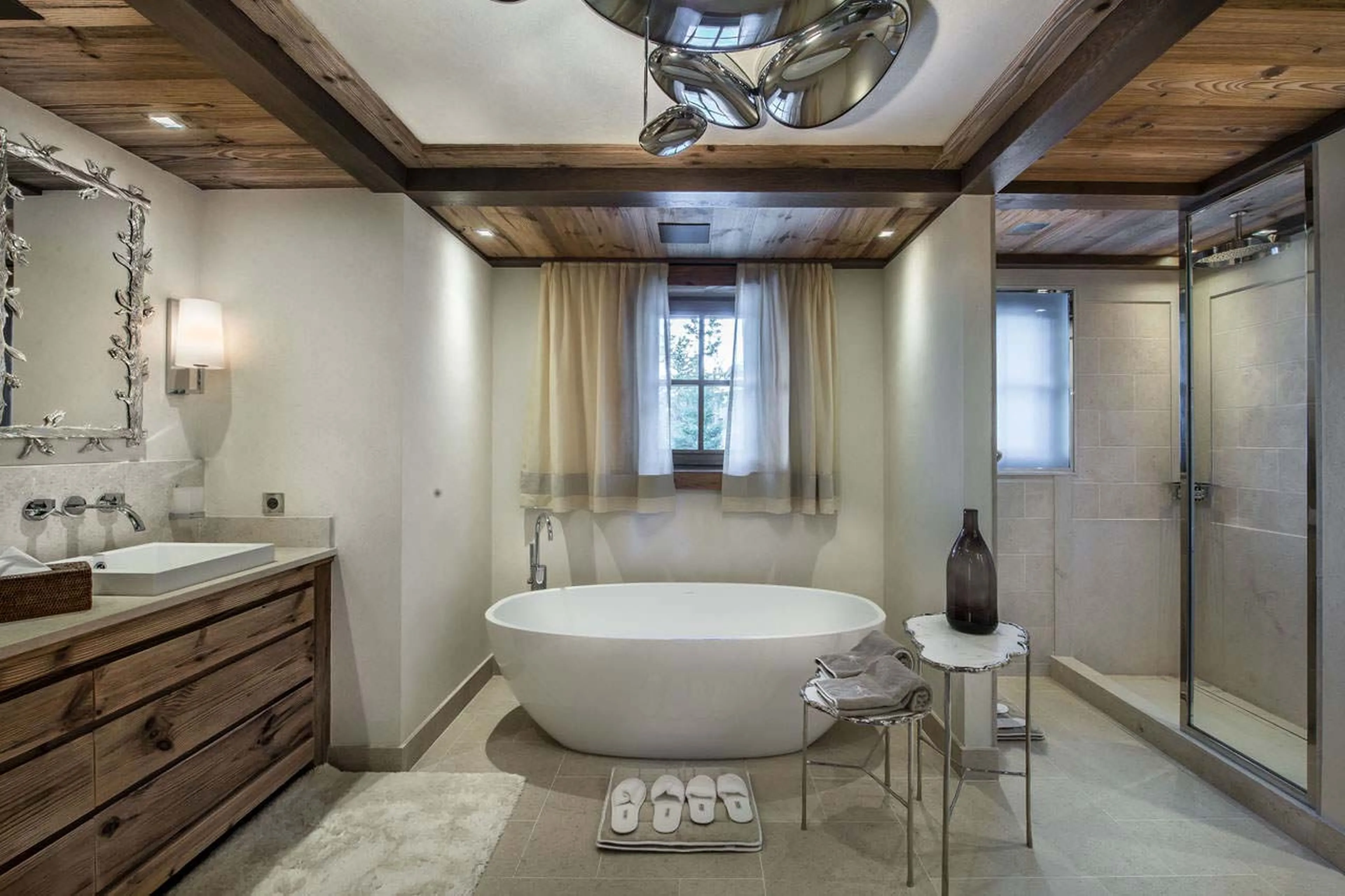 En suite bathroom in master bedroom of Chalet Cryst'Aile in Courchevel 1850