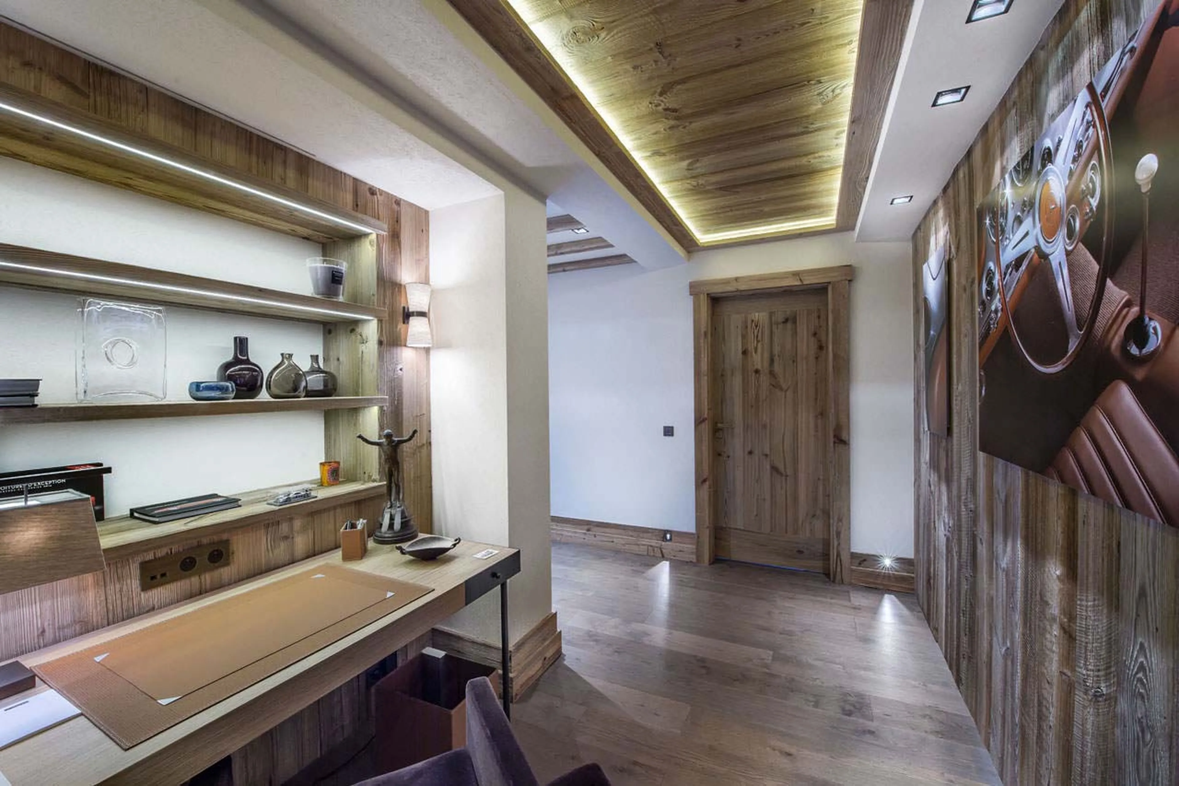 Office area in the master bedroom suite of Chalet Cryst'Aile in Courchevel 1850