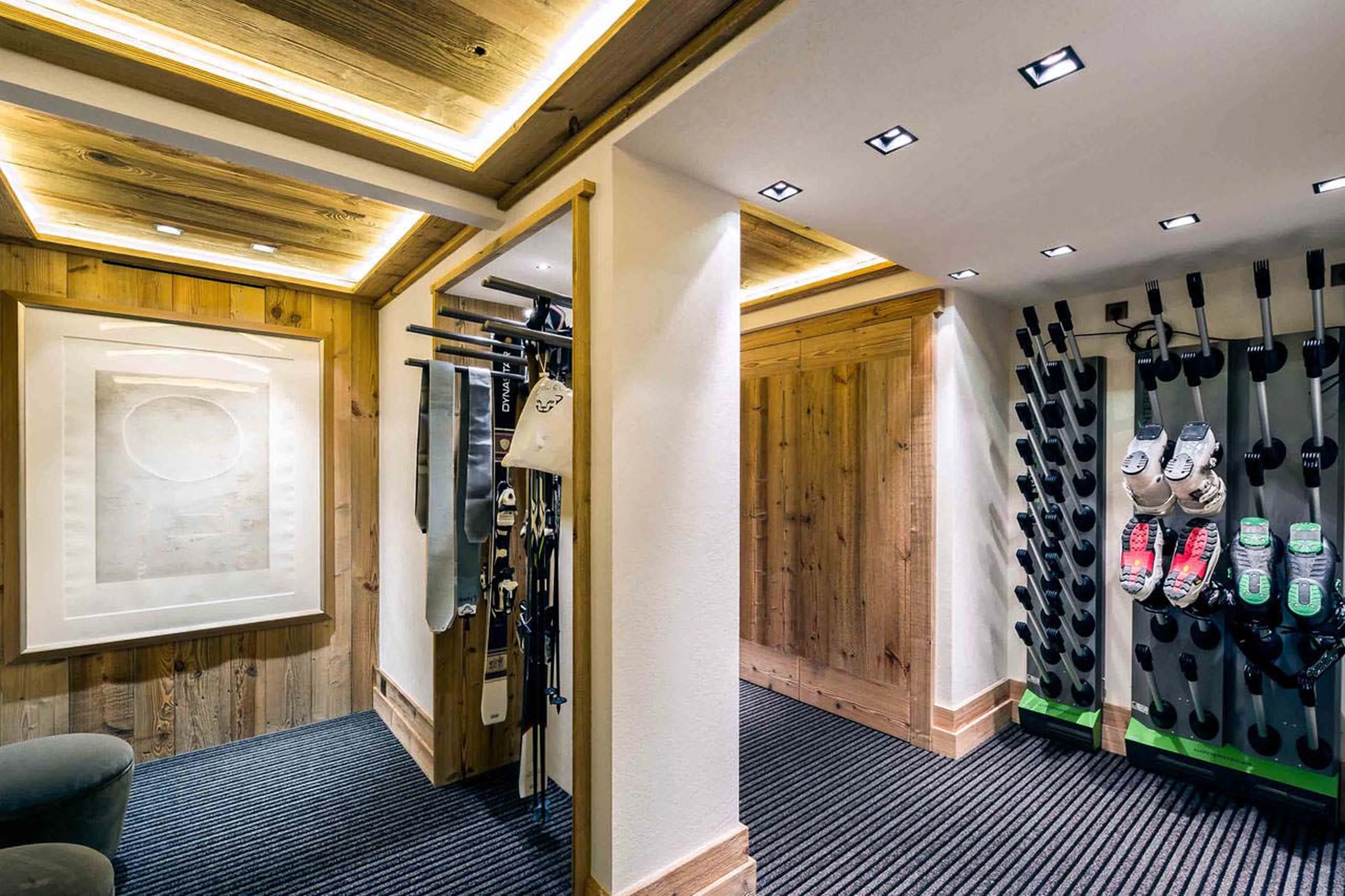 Ski and boot room in Chalet Cryst'Aile in Courchevel 1850