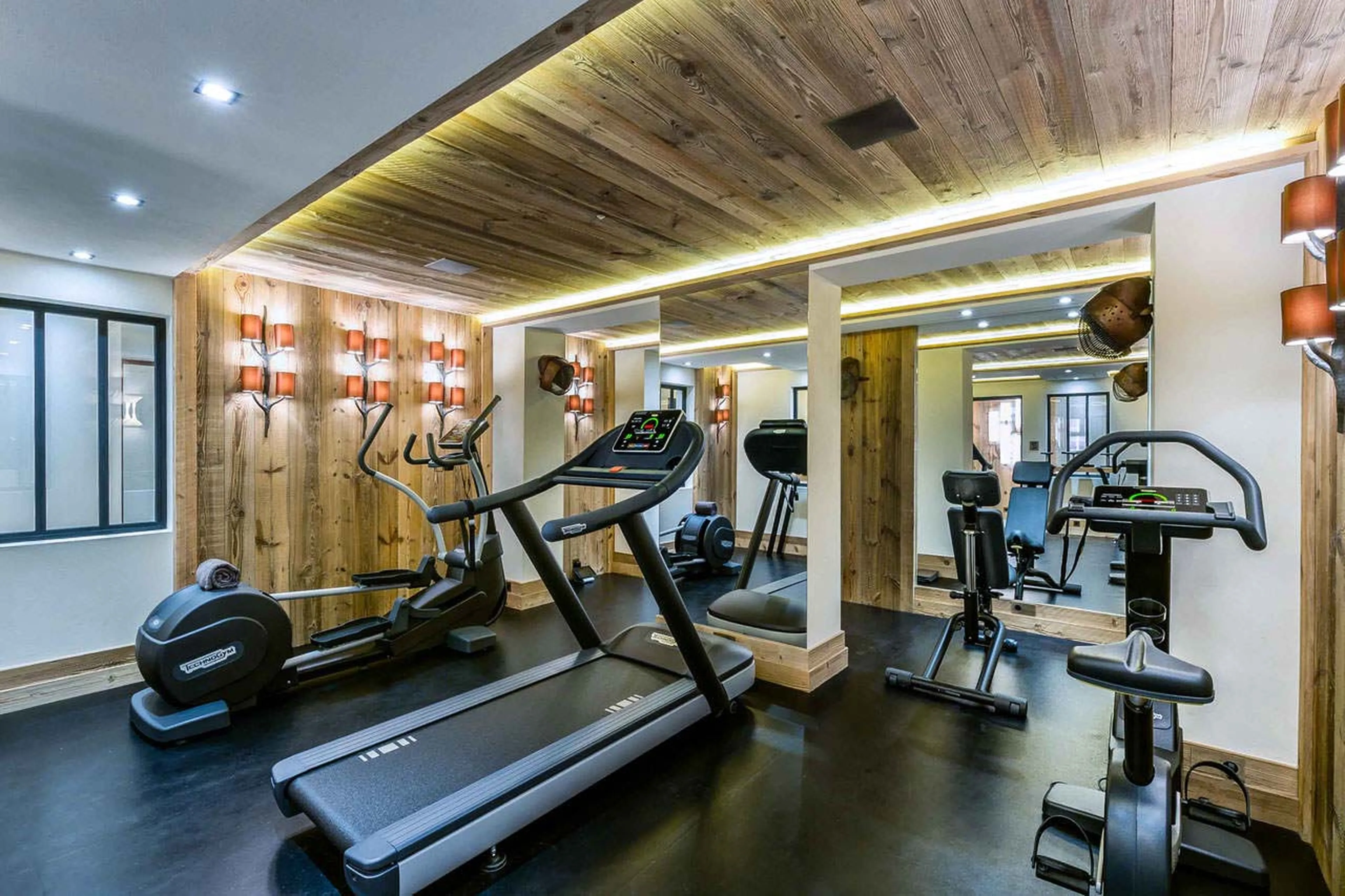 Well-equipped gym in Chalet Cryst'Aile in Courchevel 1850