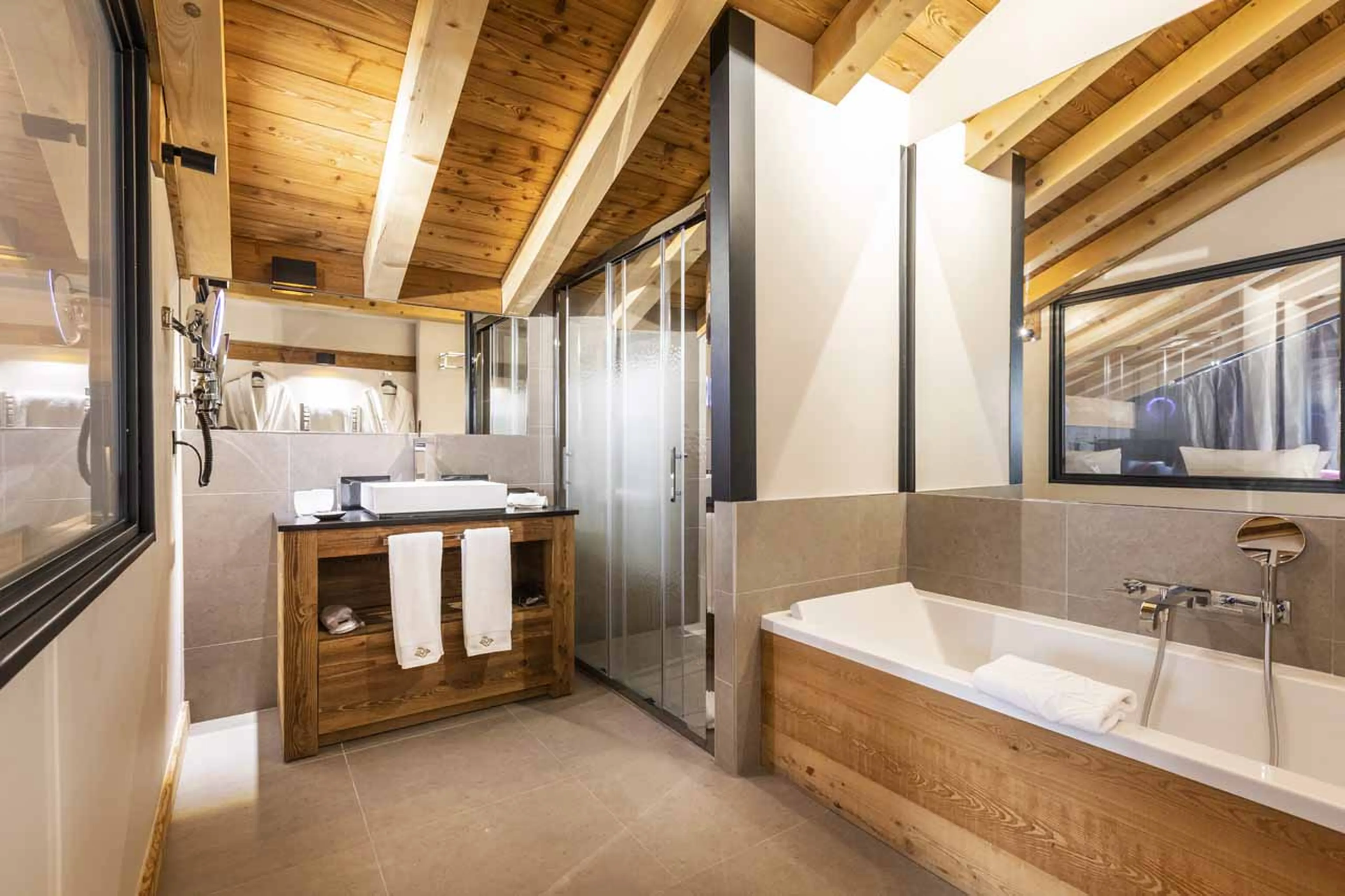 En-suite bathroom at Chalet Cullinan in Val Thorens