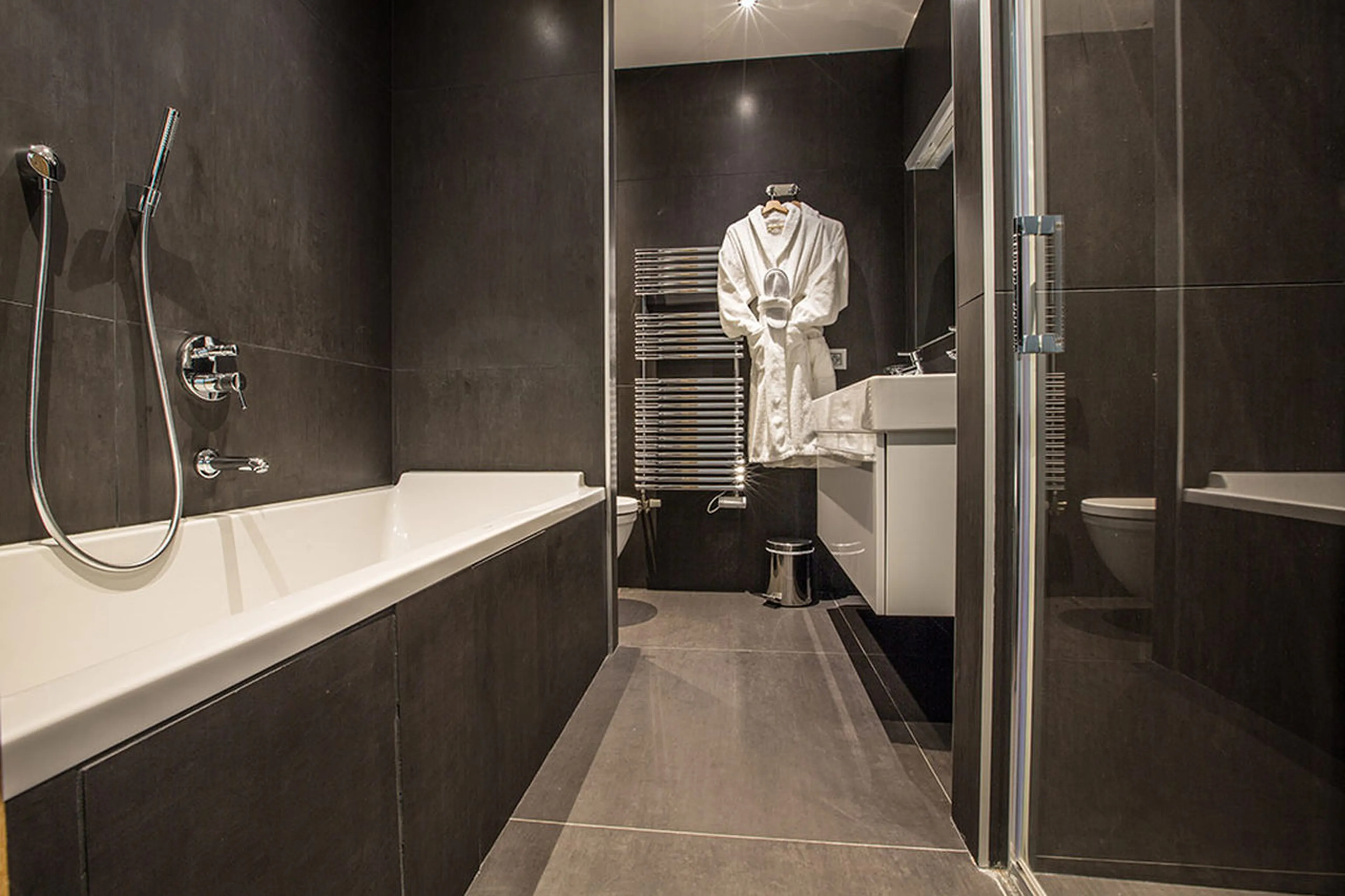 En-suite bathroom four in Chalet Dalmore in Chamonix
