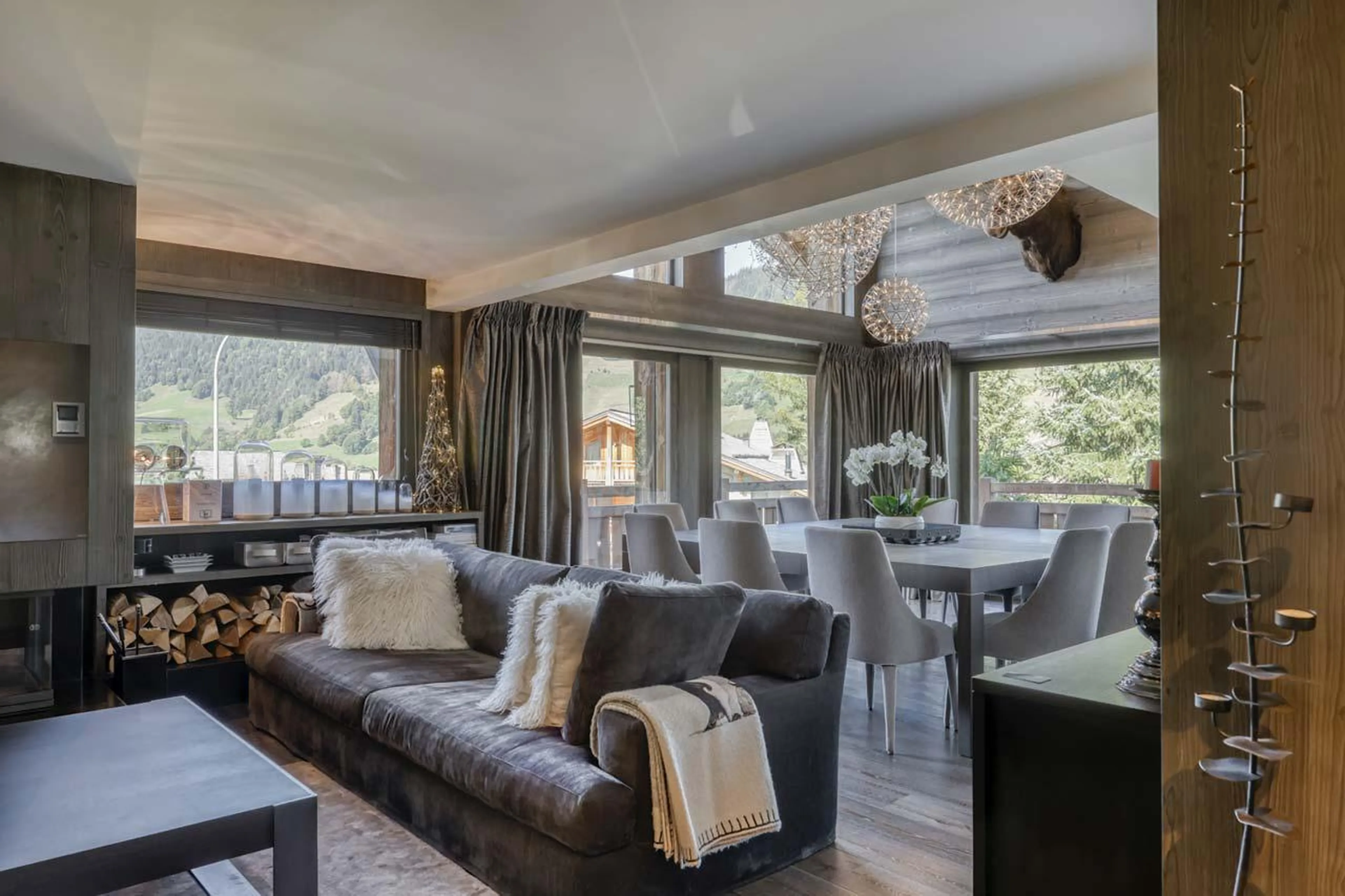 Living to dining area at Chalet Dana in Megeve