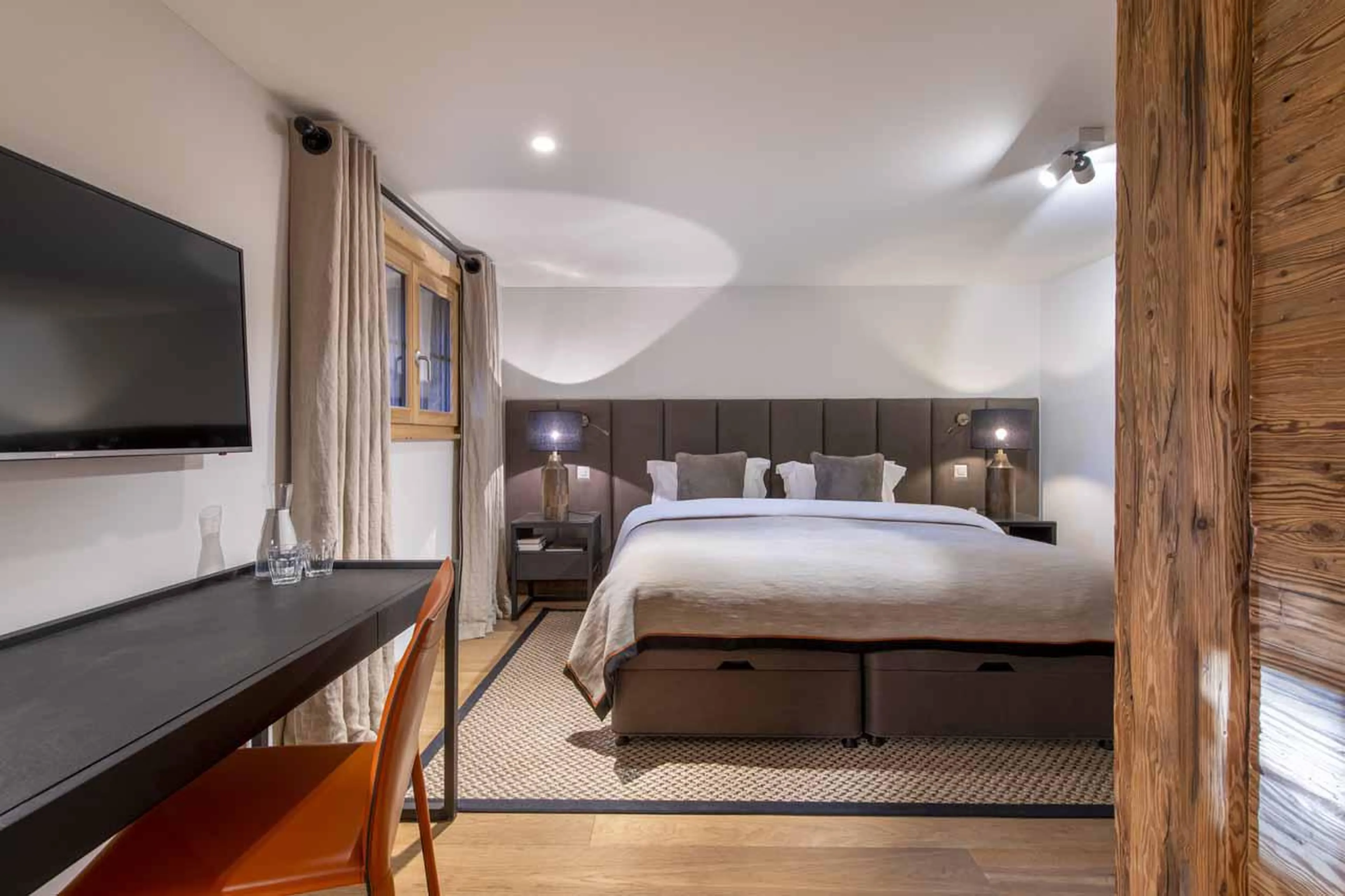 Bedroom four with twin/double bed in Chalet Daphne in Verbier