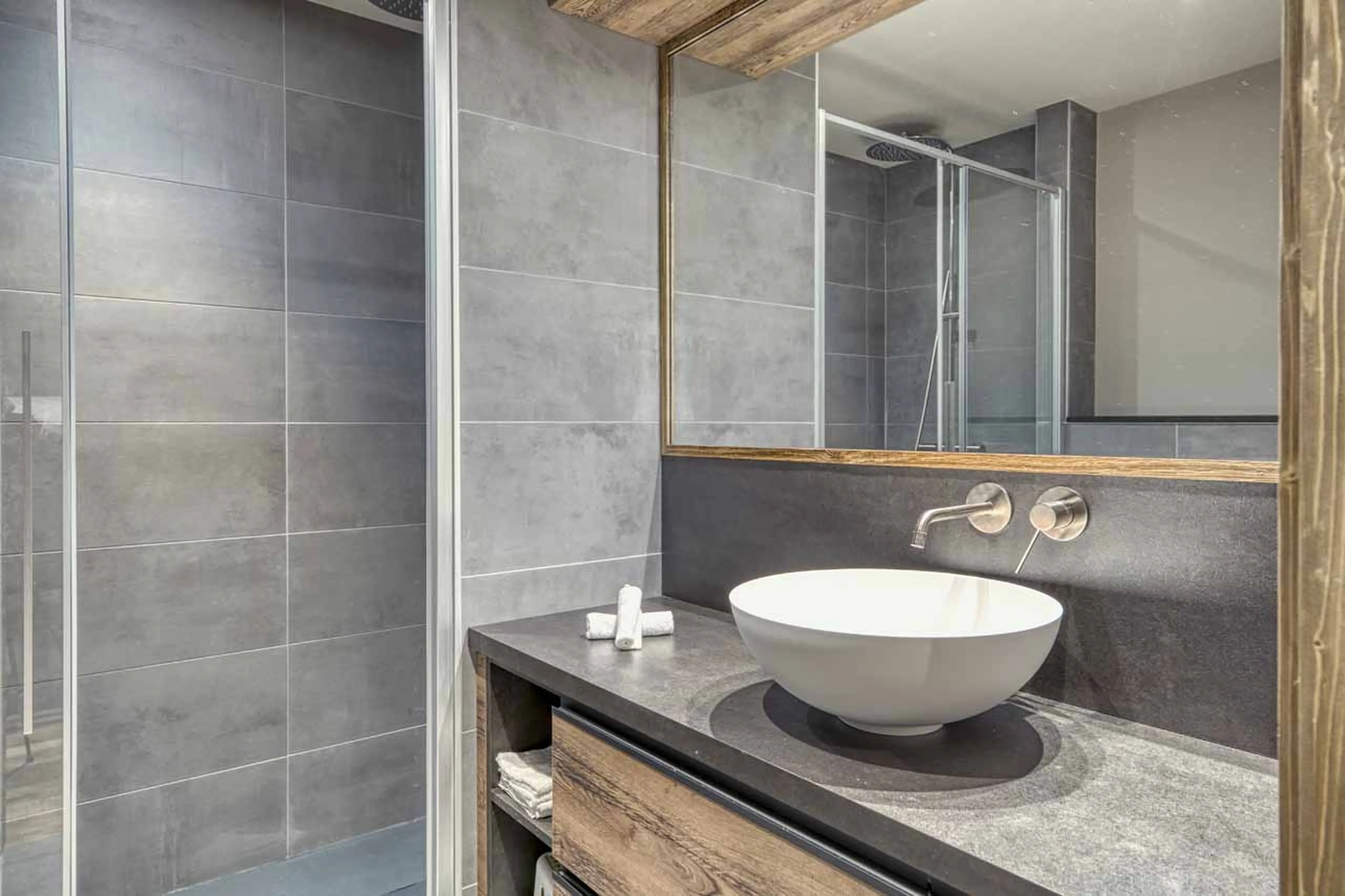 Bedroom 4 en-suite at Chalet de Gabin in Megeve