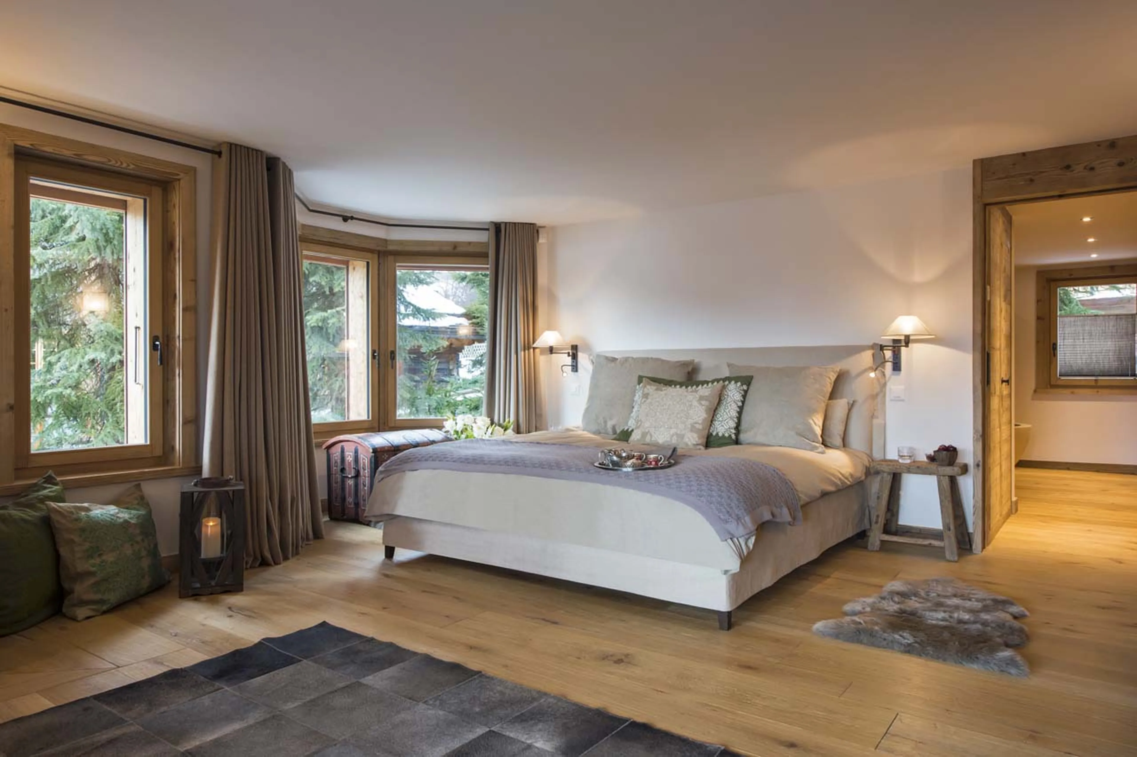 Master bedroom in Chalet Delormes in Verbier