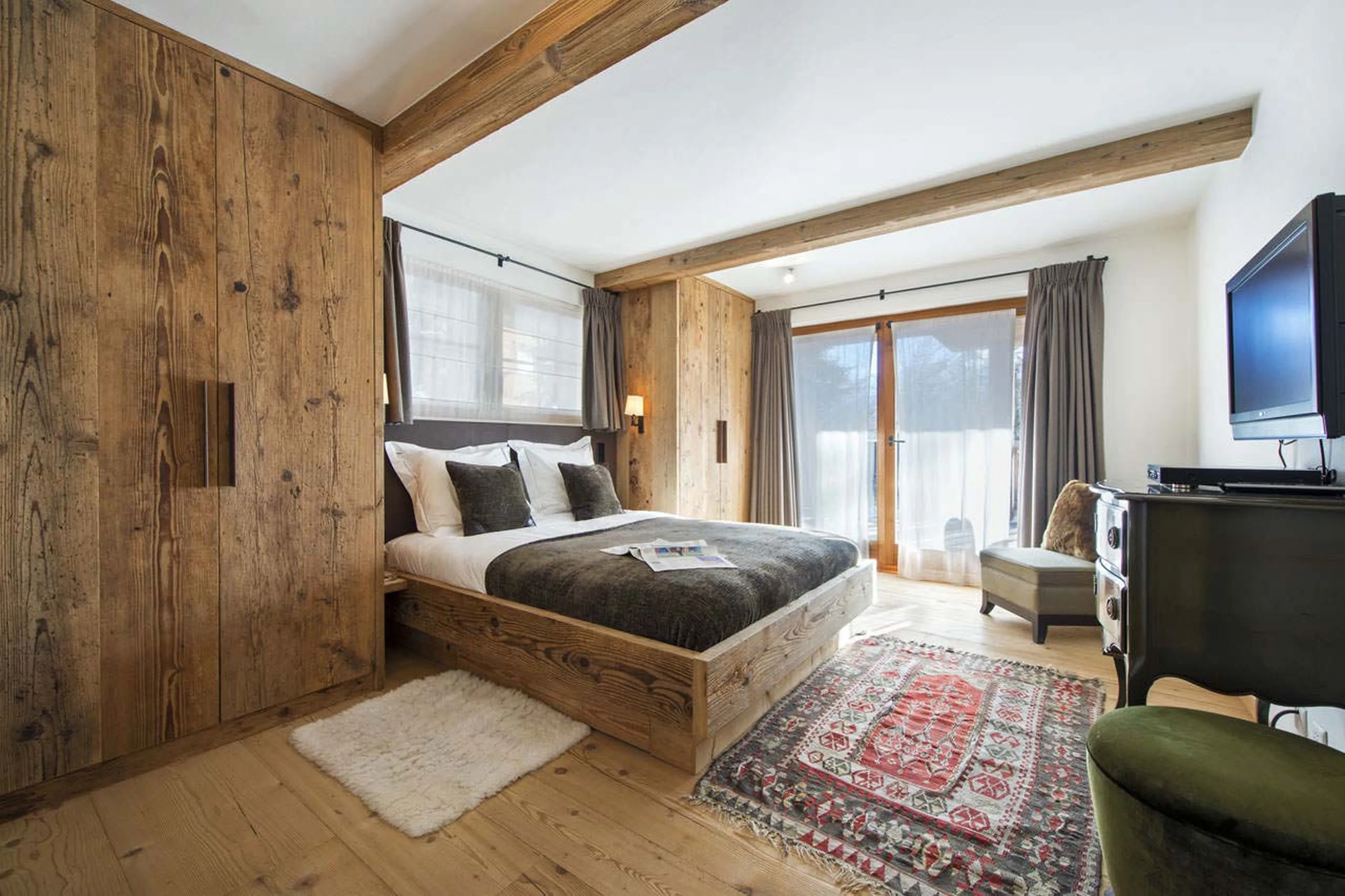 First floor double bedroom in  Chalet Dent Blanche in Verbier