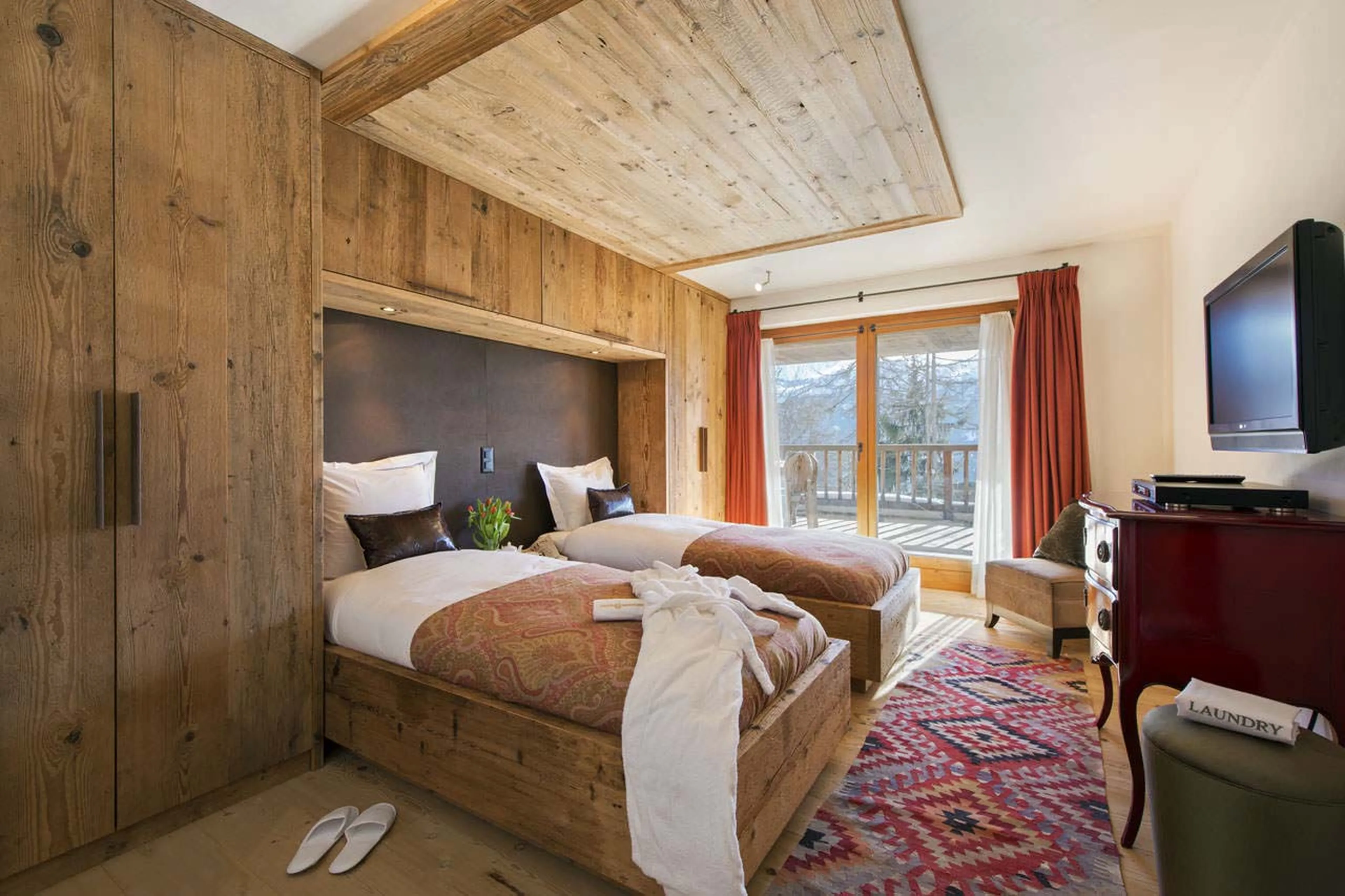 Twin bedroom on first floor of  Chalet Dent Blanche in Verbier