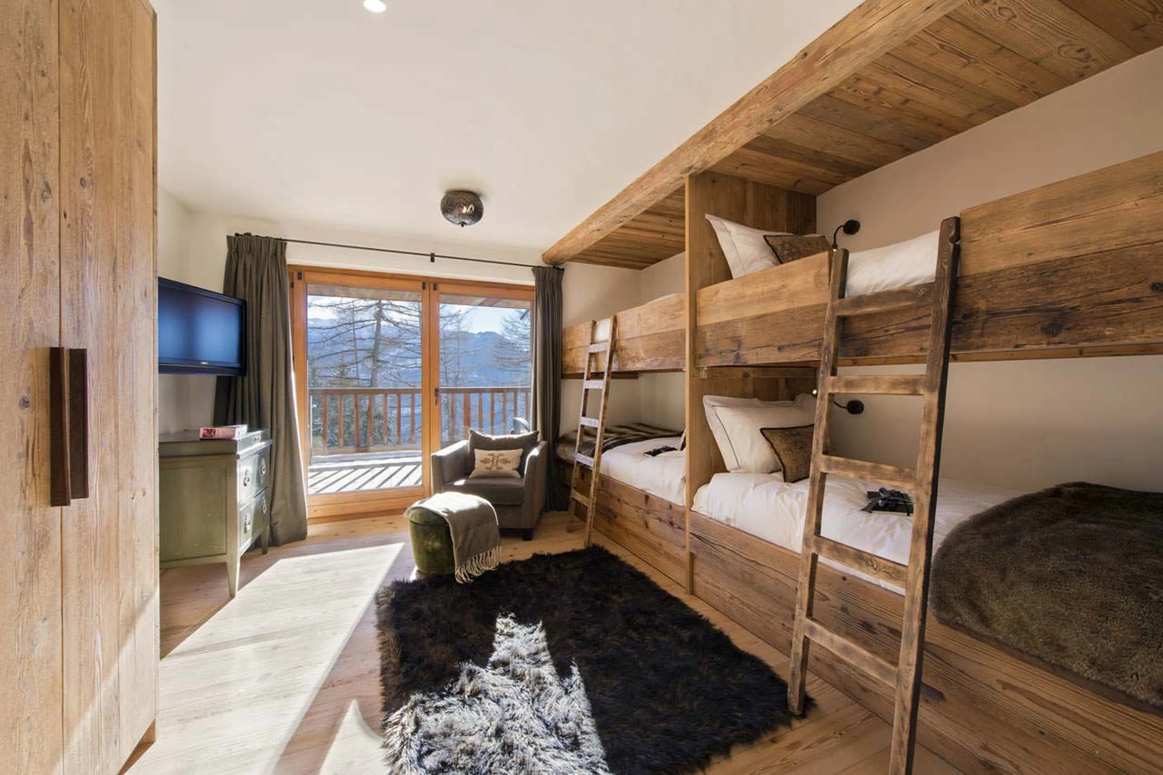 Quad bunk room in  Chalet Dent Blanche in Verbier