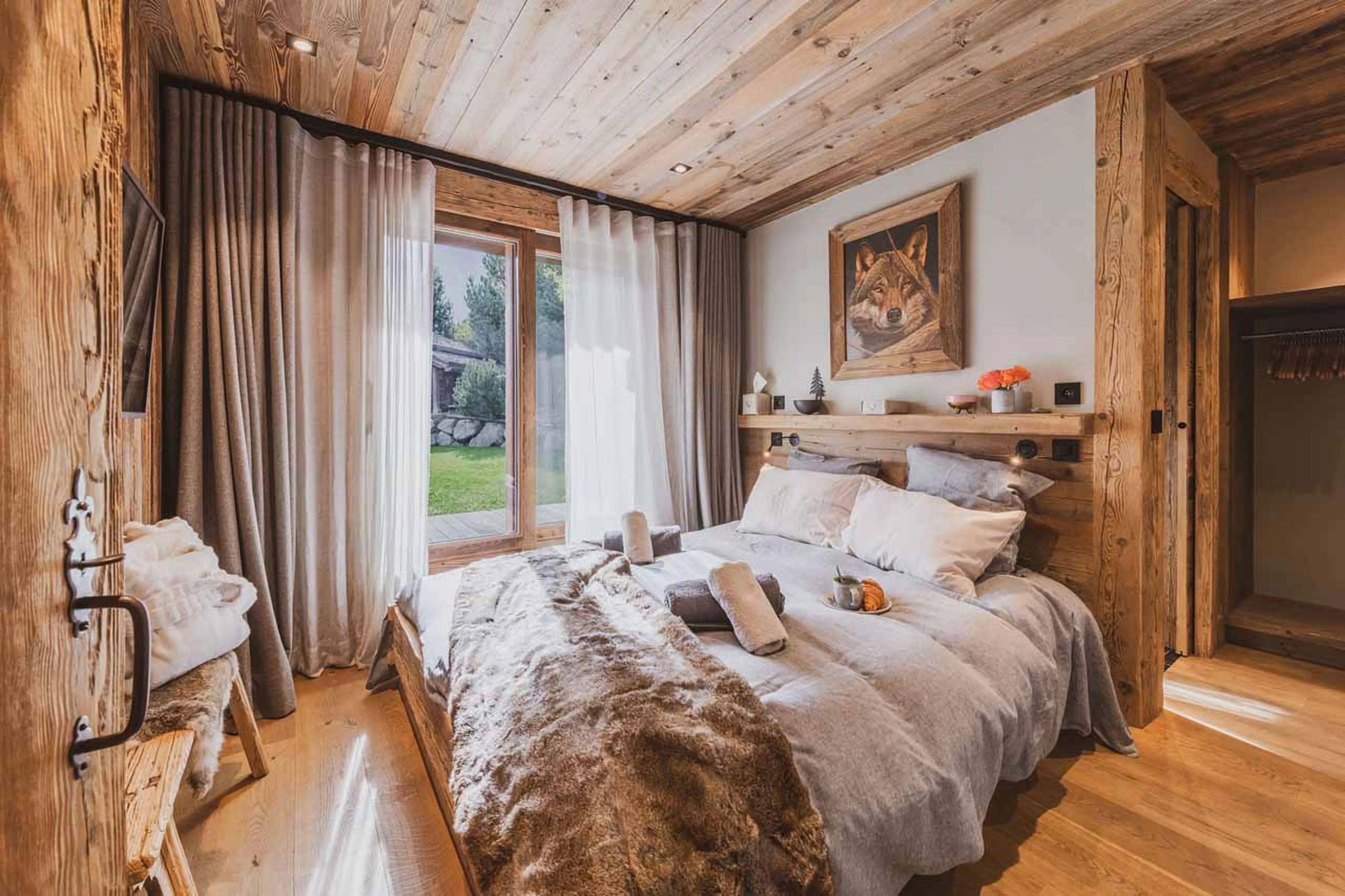Bedroom three at Chalet des Cristaux in Chamonix