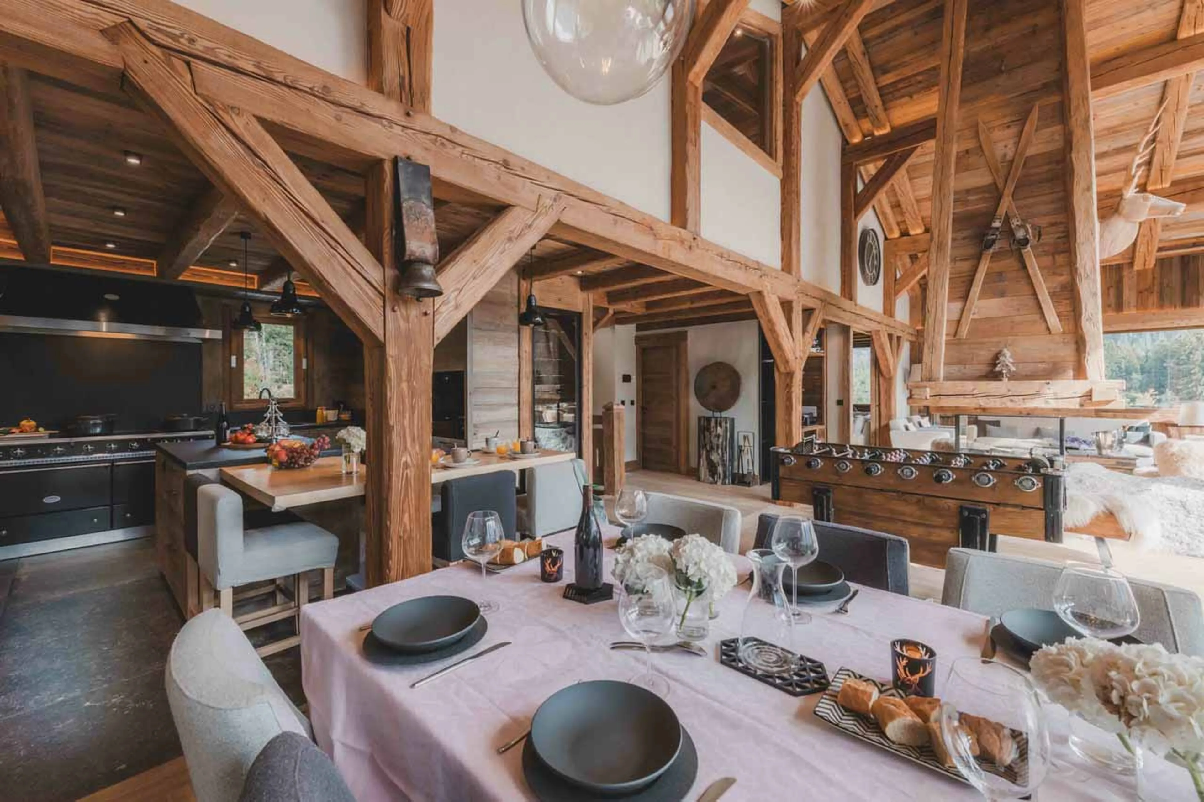 Open-plan living at Chalet des Cristaux in Chamonix