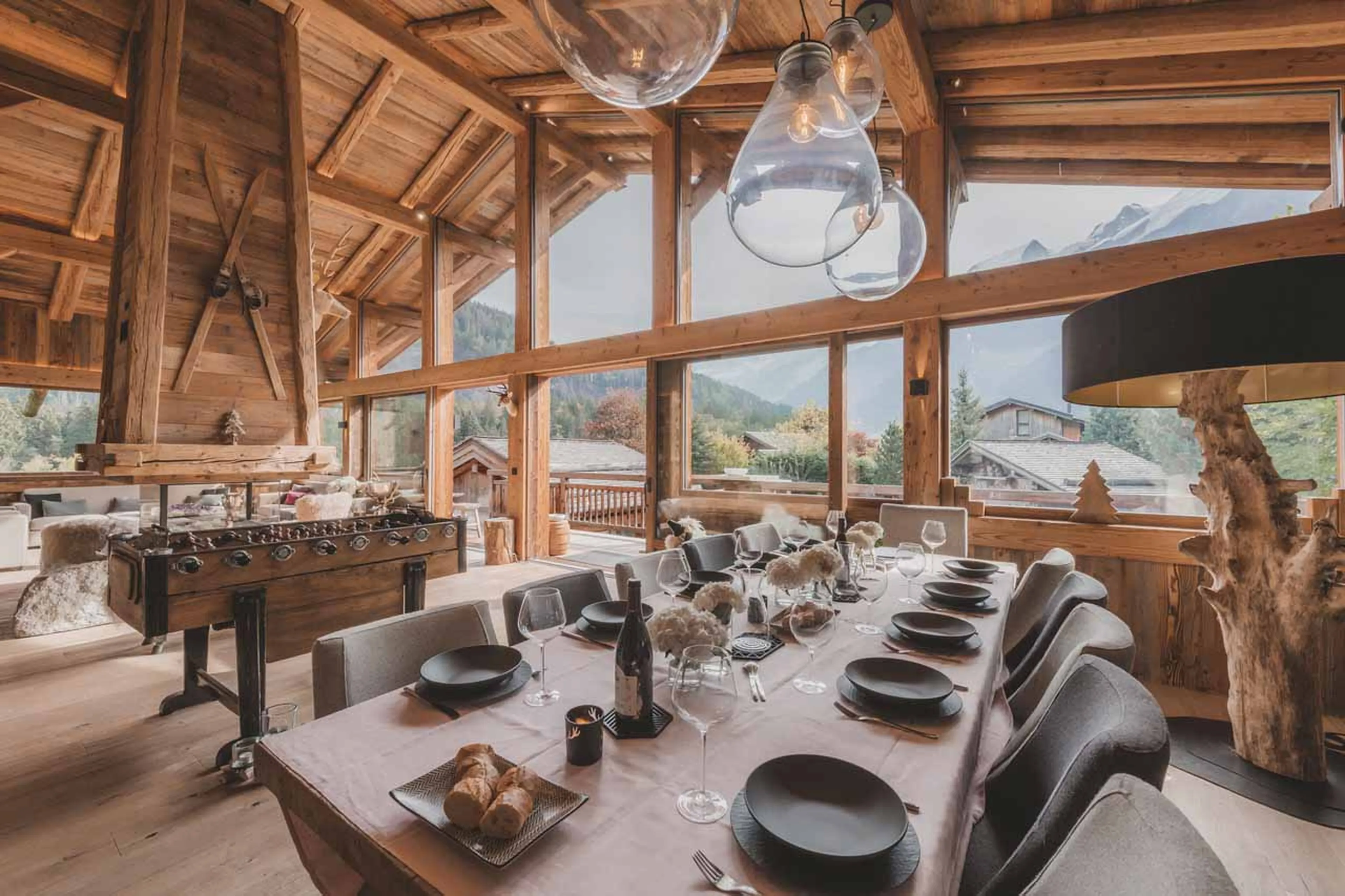 Dining area at Chalet des Cristaux in Chamonix
