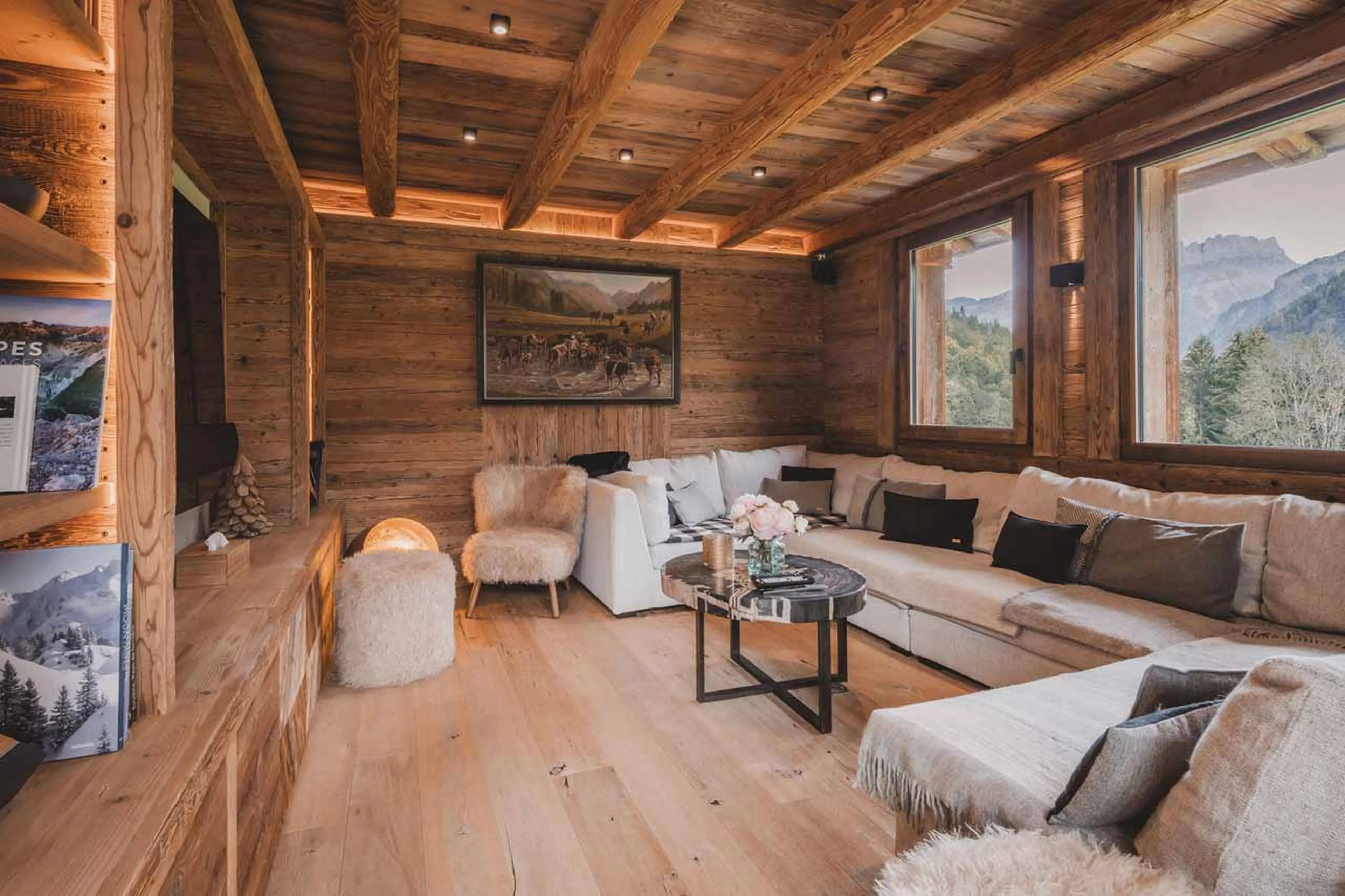 TV room at Chalet des Cristaux in Chamonix