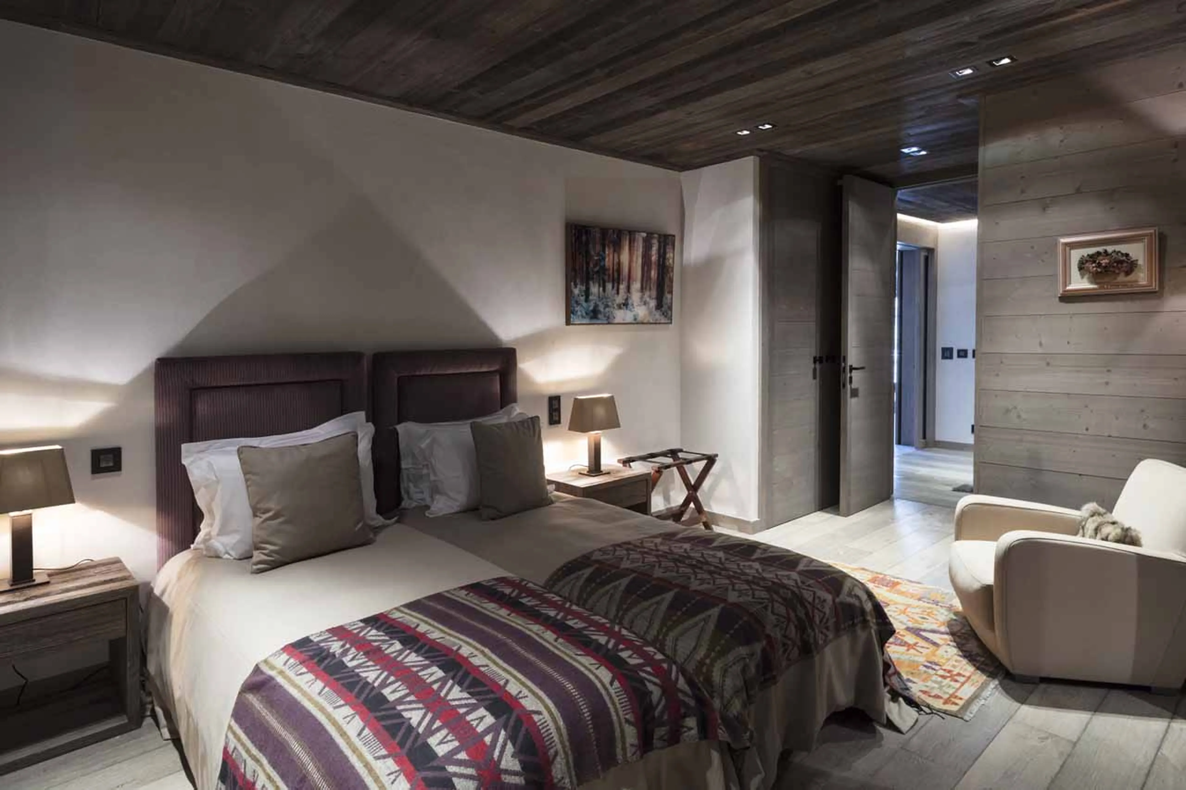 Bedroom two twin/double at Chalet des Ecureuils in Megeve