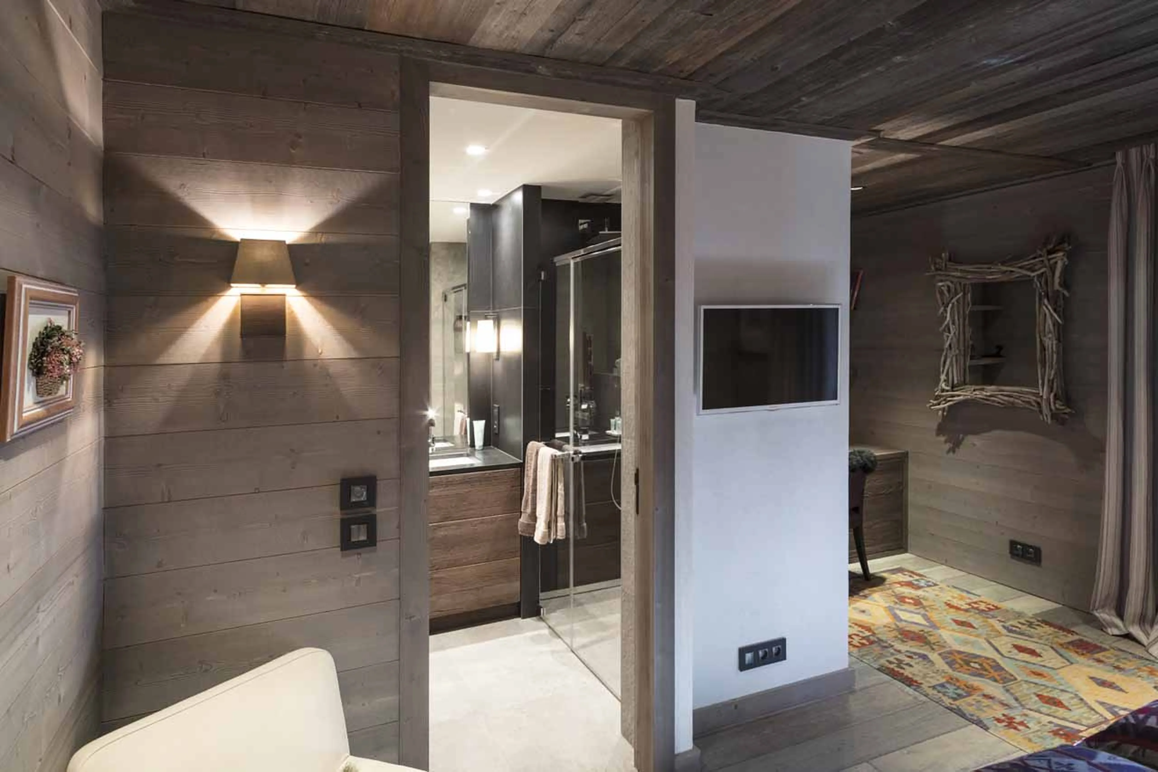 Desk area at Chalet des Ecureuils in Megeve