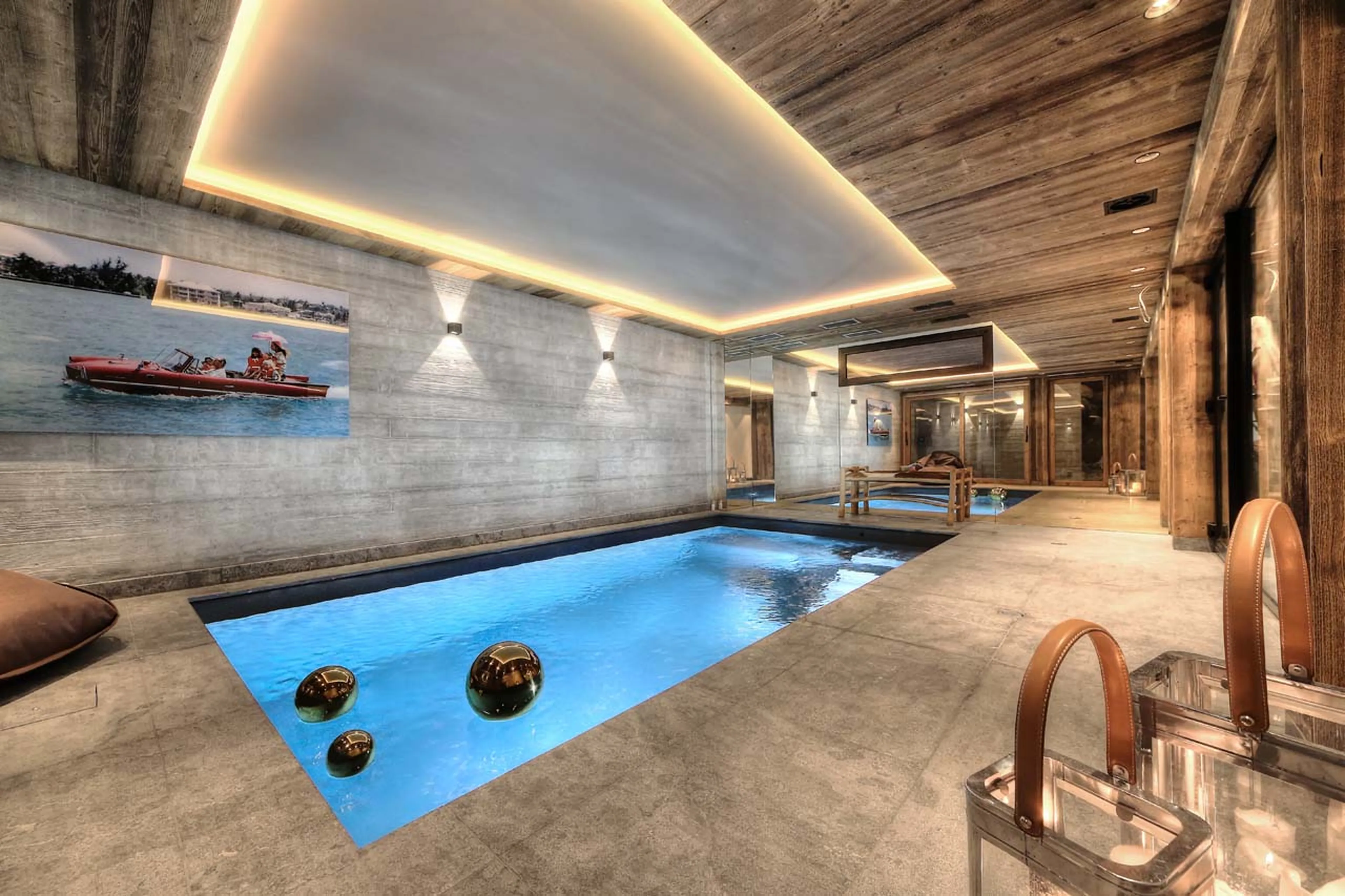 Spa and pool at Chalet des Renards in Megeve