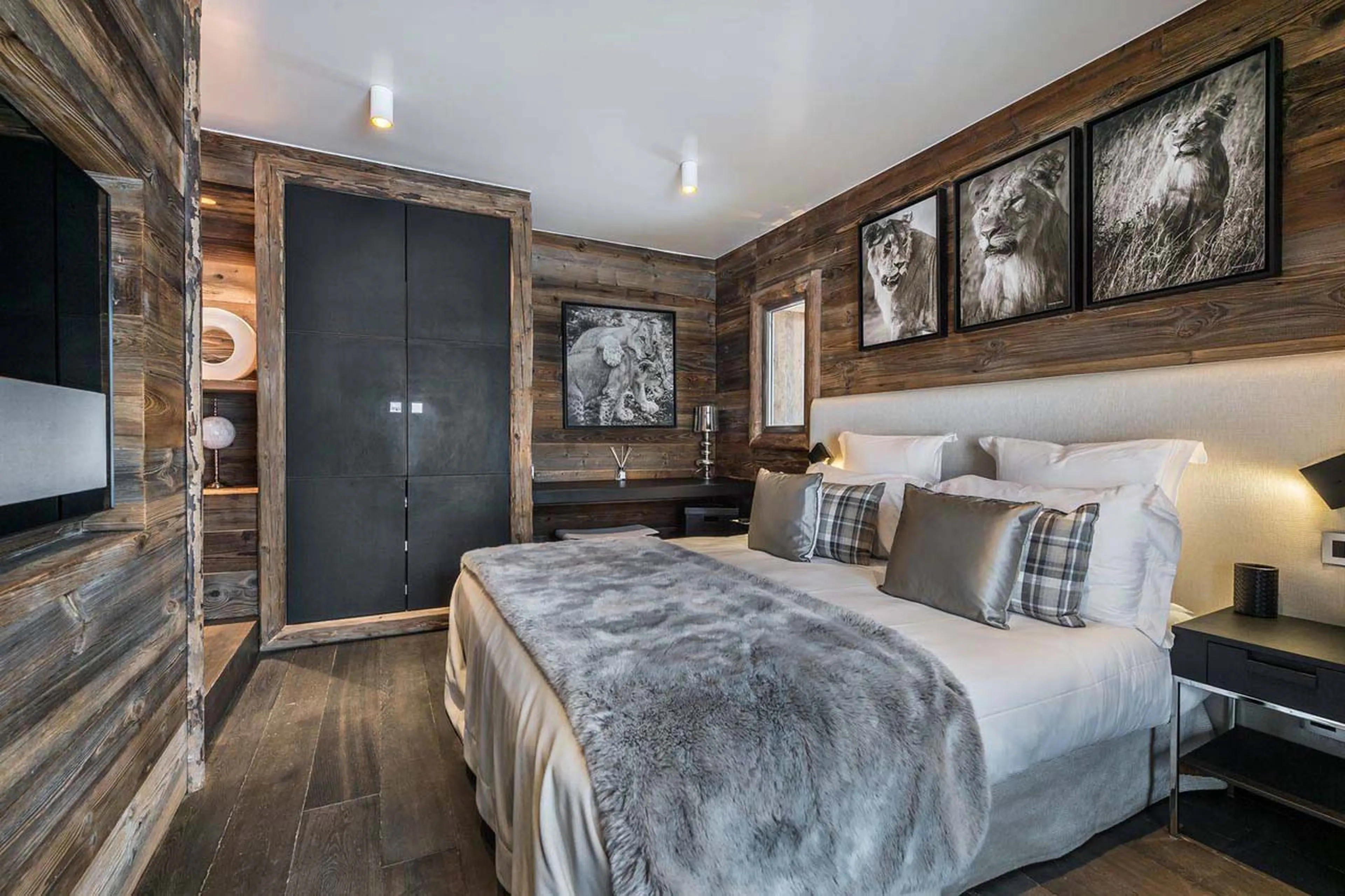 Bedroom four at Chalet Des Sens in Megeve