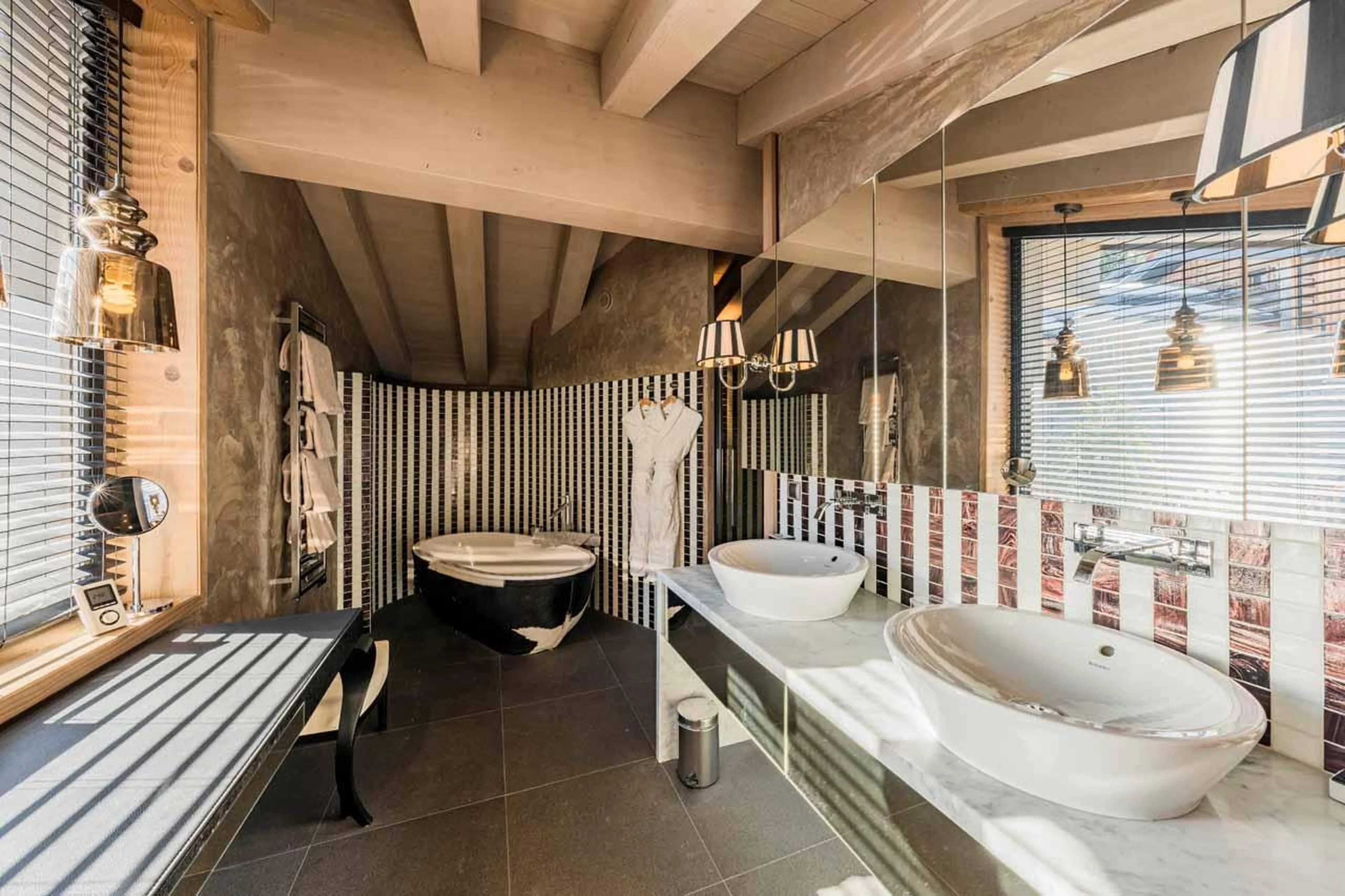 En-suite bathroom at Chalet Dolce Vita in Courchevel 1650