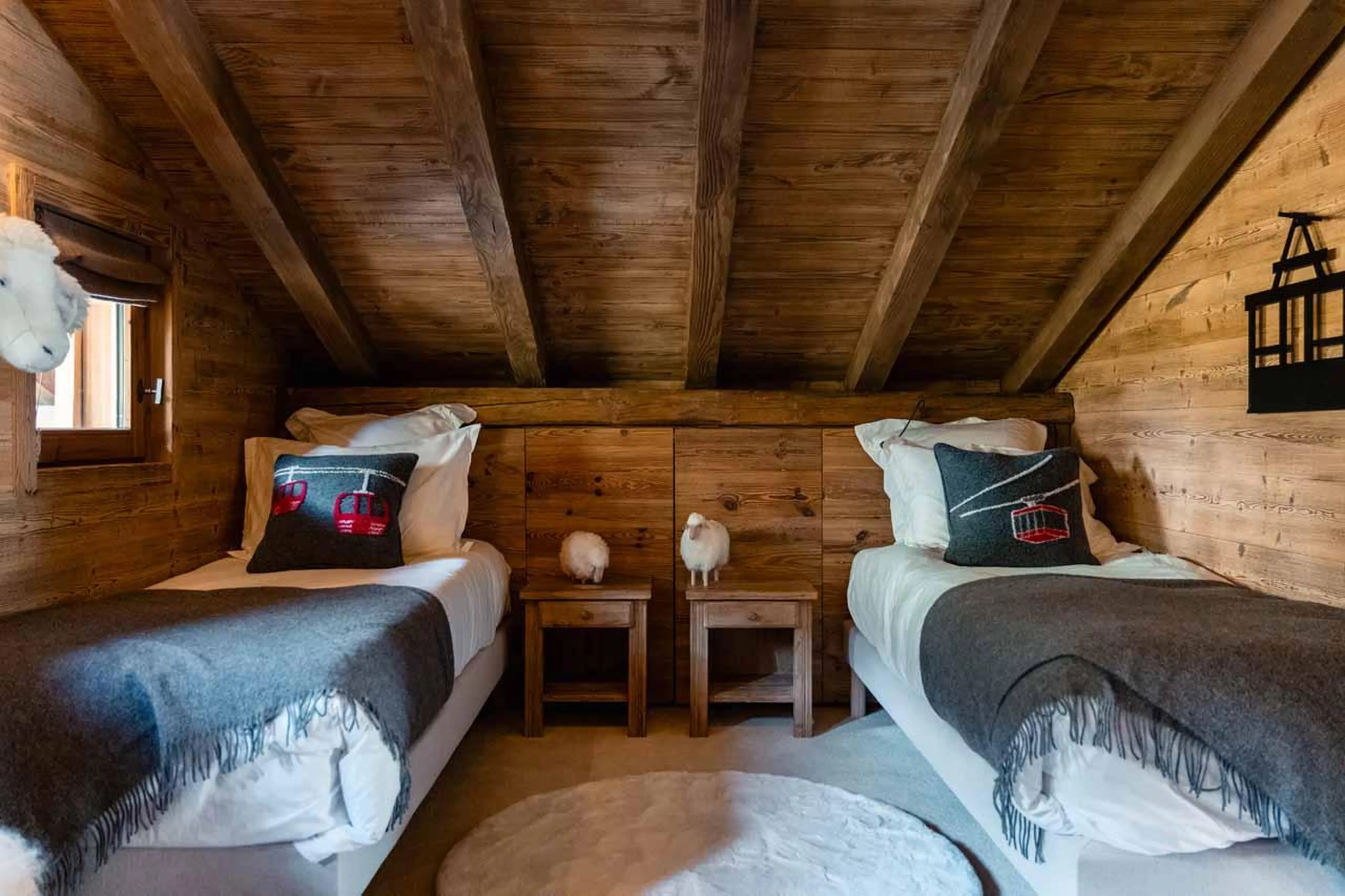 Twin bedroom in Chalet Donatien, Megeve