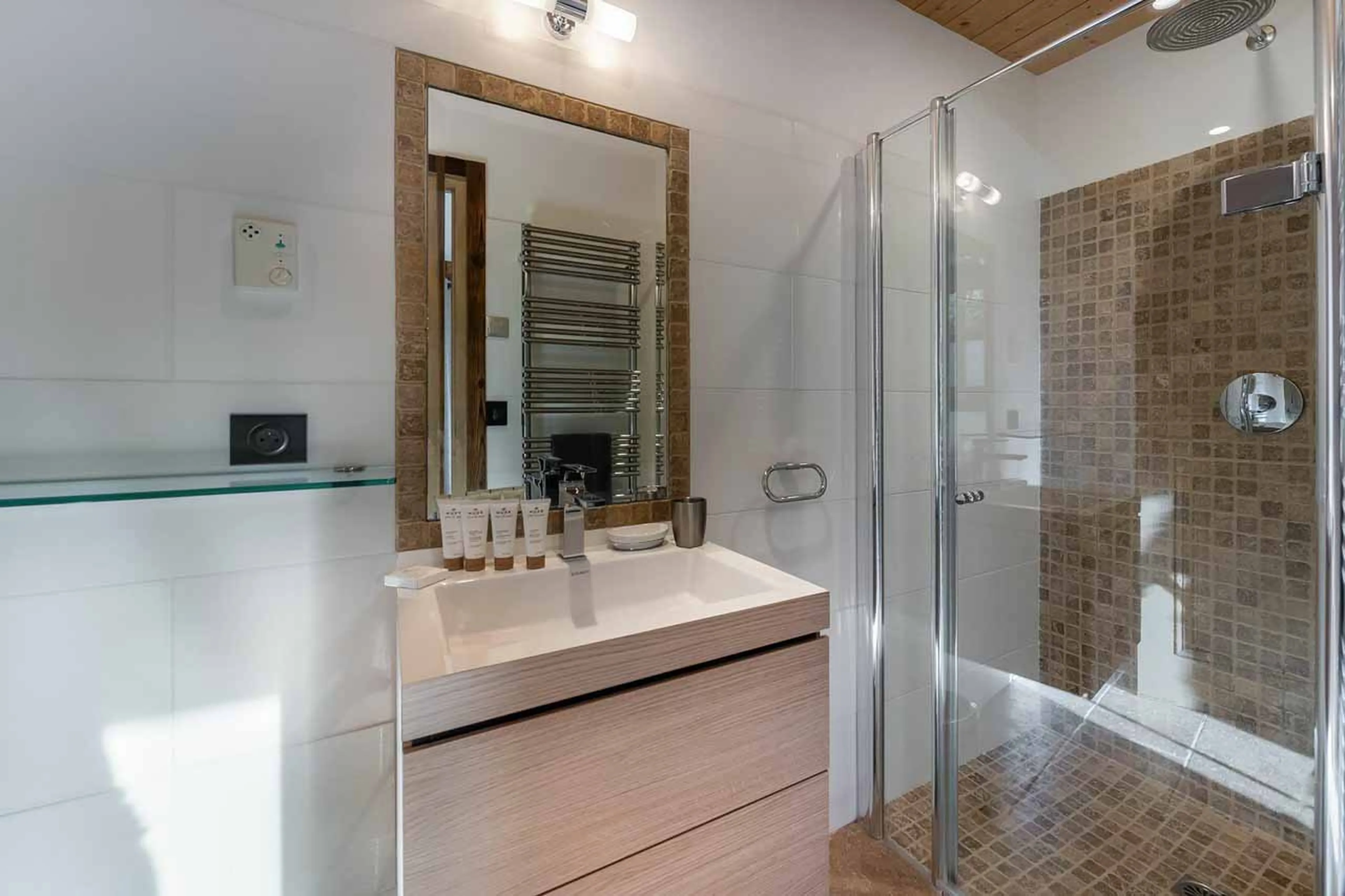 Shower room four at Chalet Duchesse in St Martin de Belleville