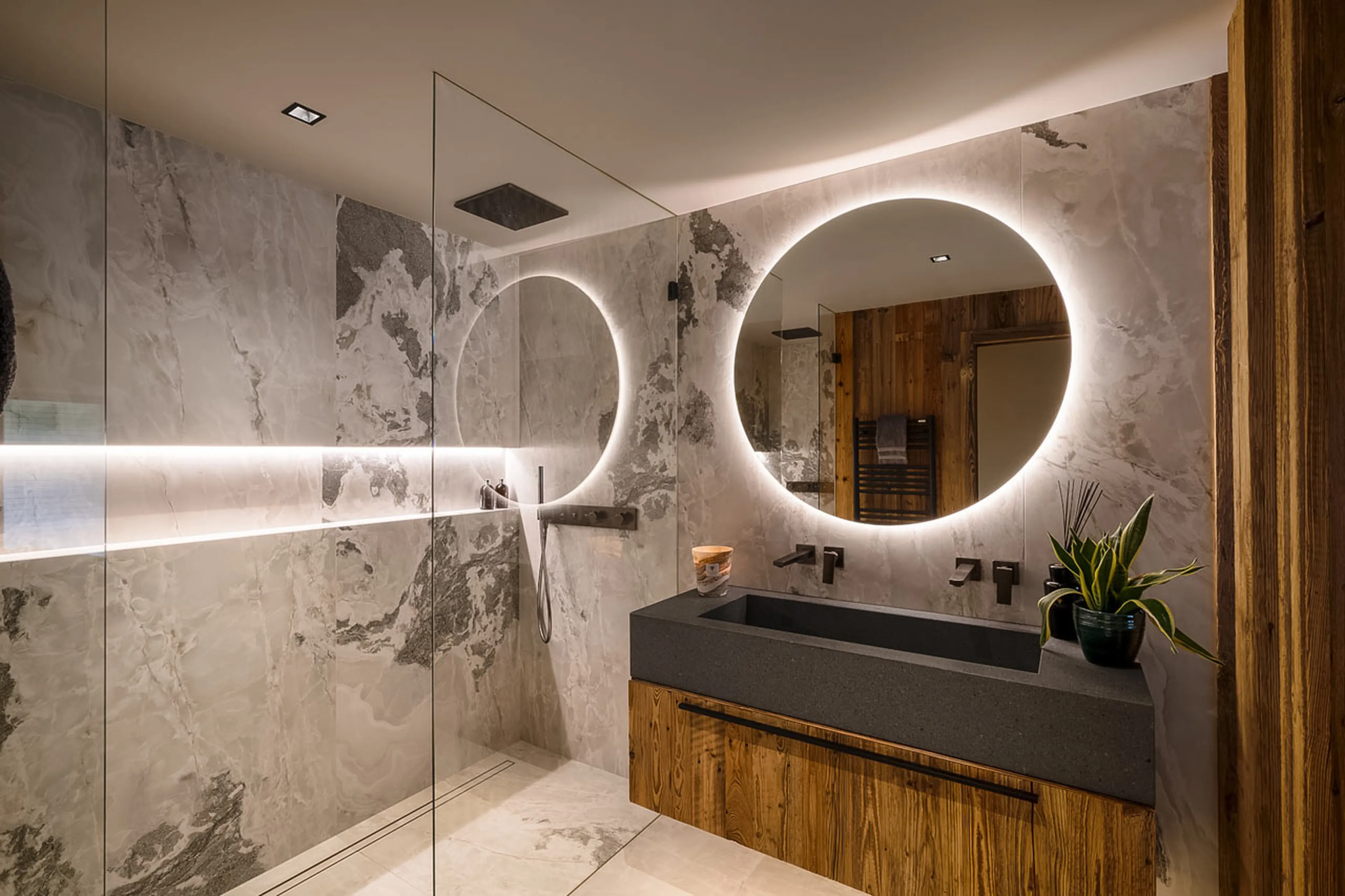 Shower room three at Chalet Ecliptique in Morzine