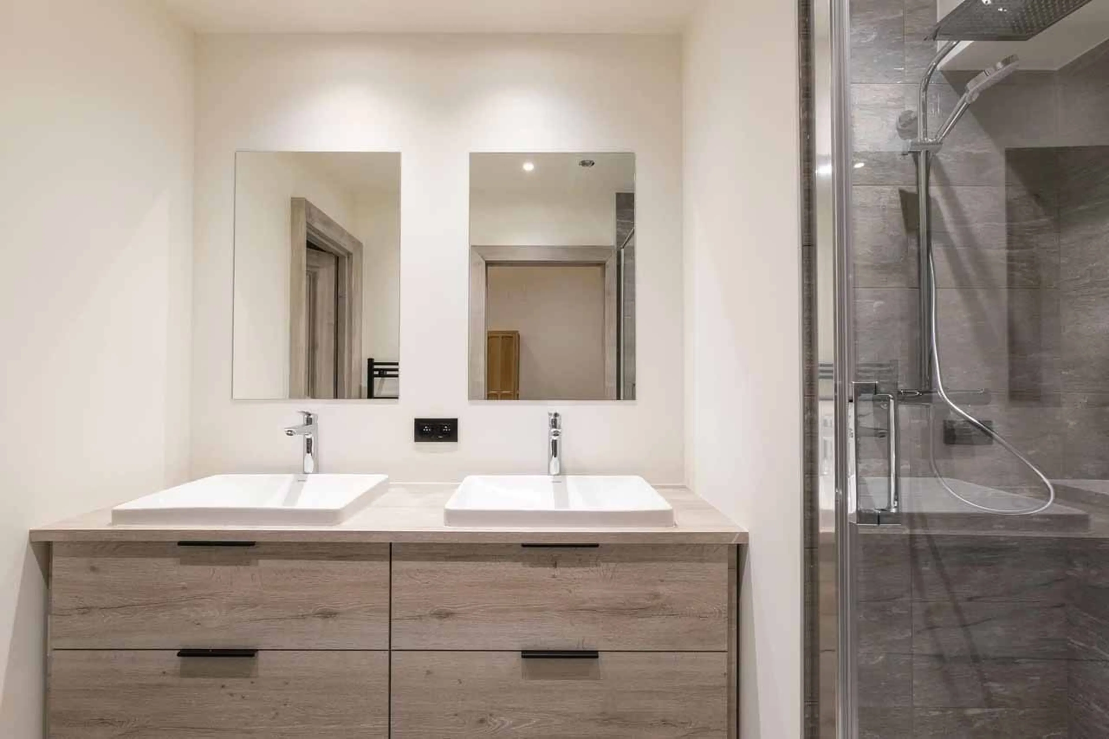 Bedroom 7 en-suite at Chalet Edelstone in Courchevel 1850