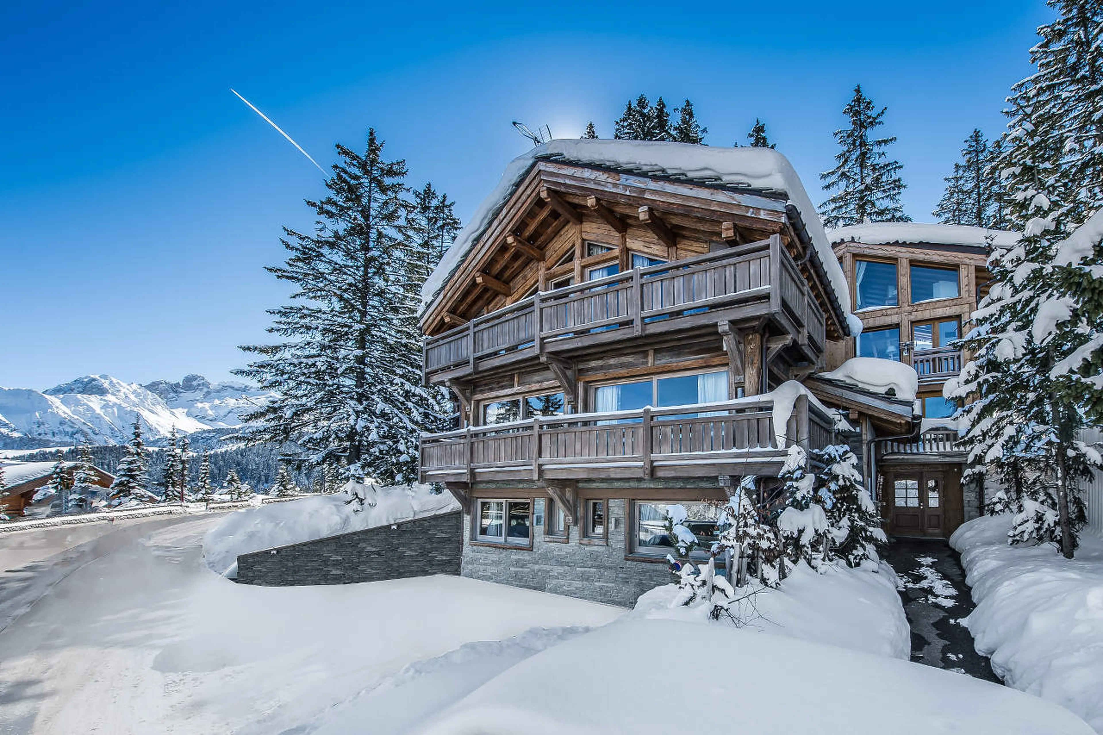 Chalet Eden located 300 metres from resort centre of Courchevel 1850