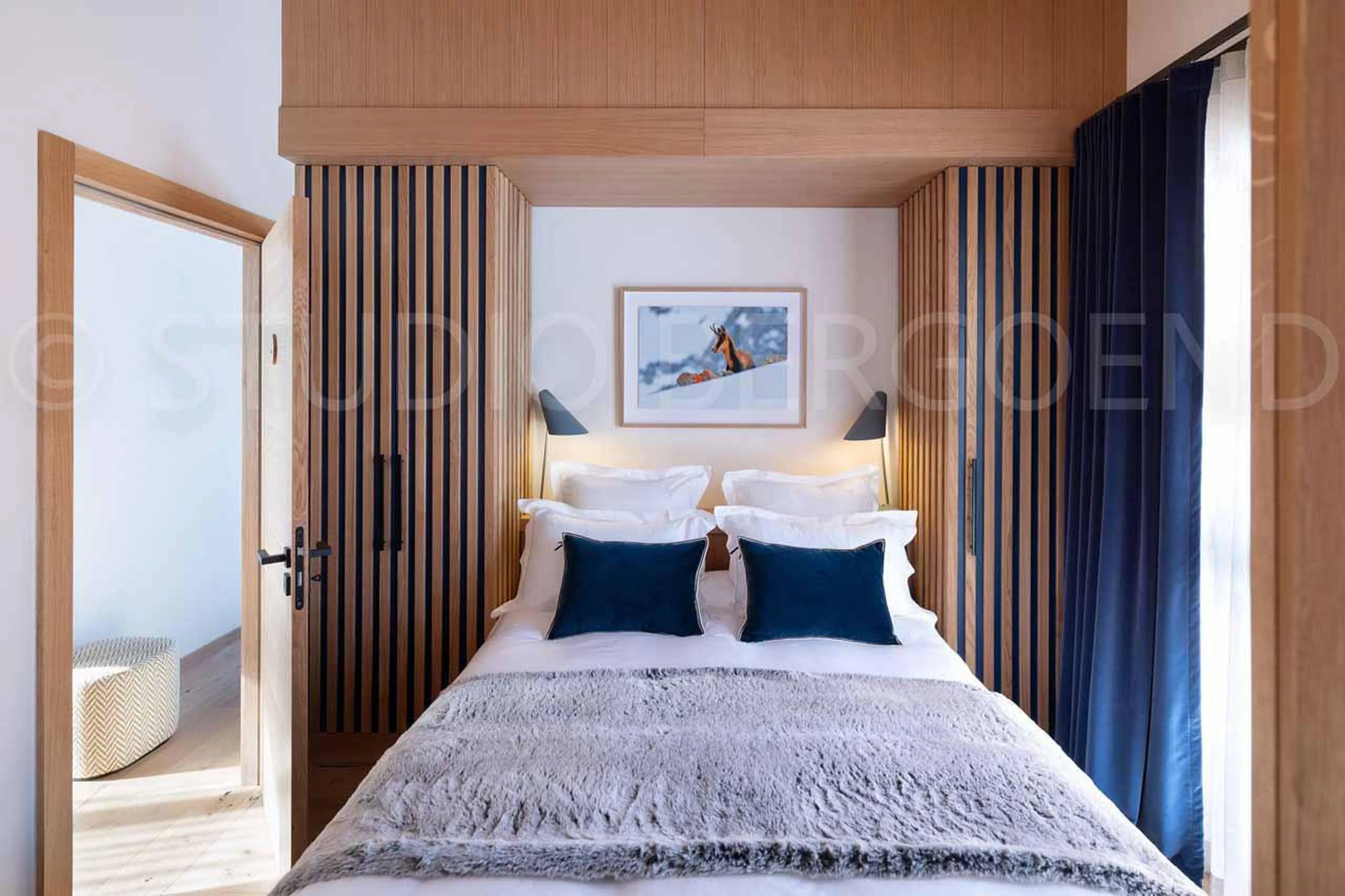 Double bedroom at Eden Mille 8 in Les Arcs