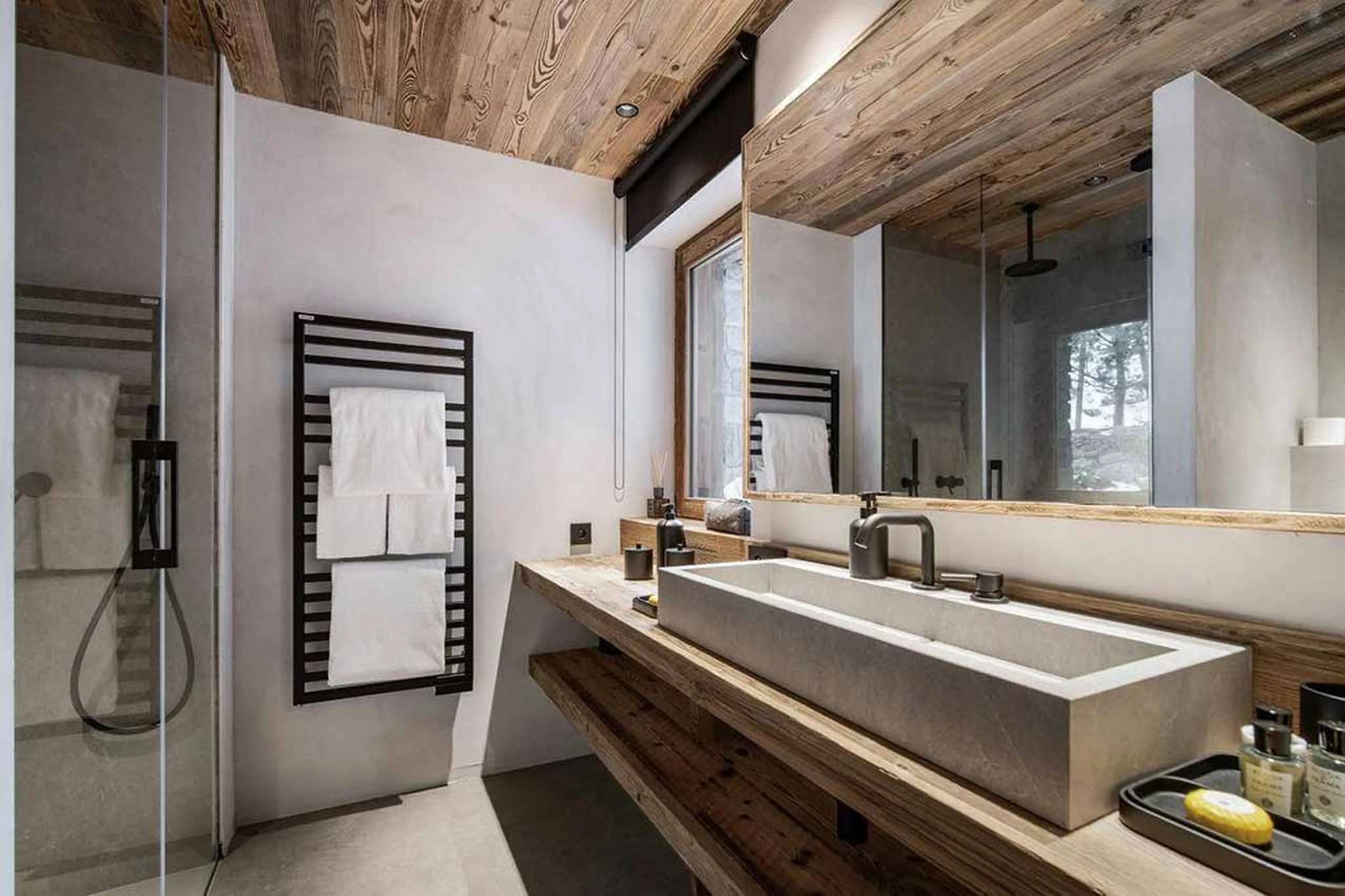 Bedroom 4 en-suite at Chalet Eden in St Martin de Belleville