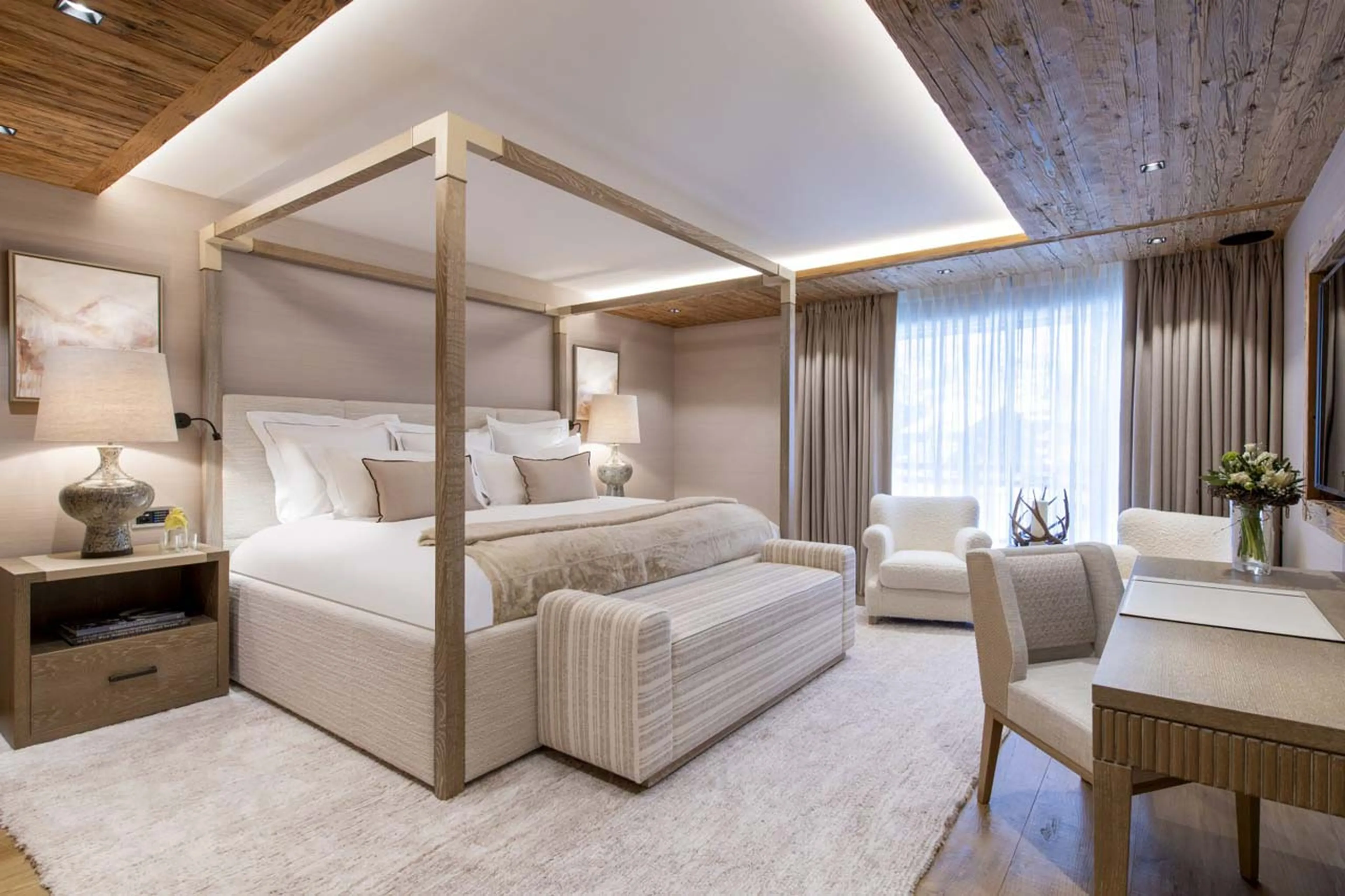 Master suite in Chalet Elbrus in Zermatt