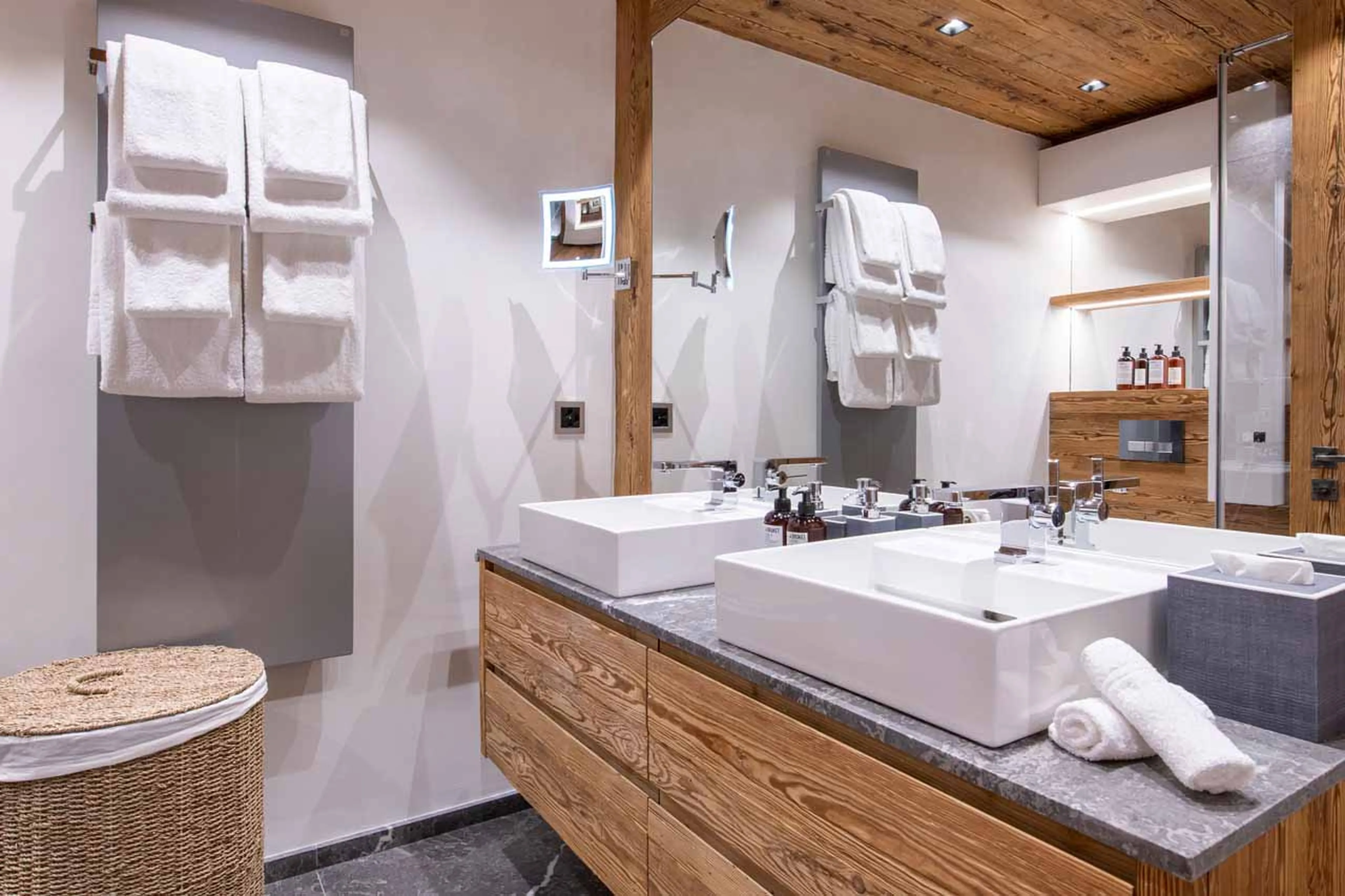 Bunk bathroom of Chalet Elbrus in Zermatt