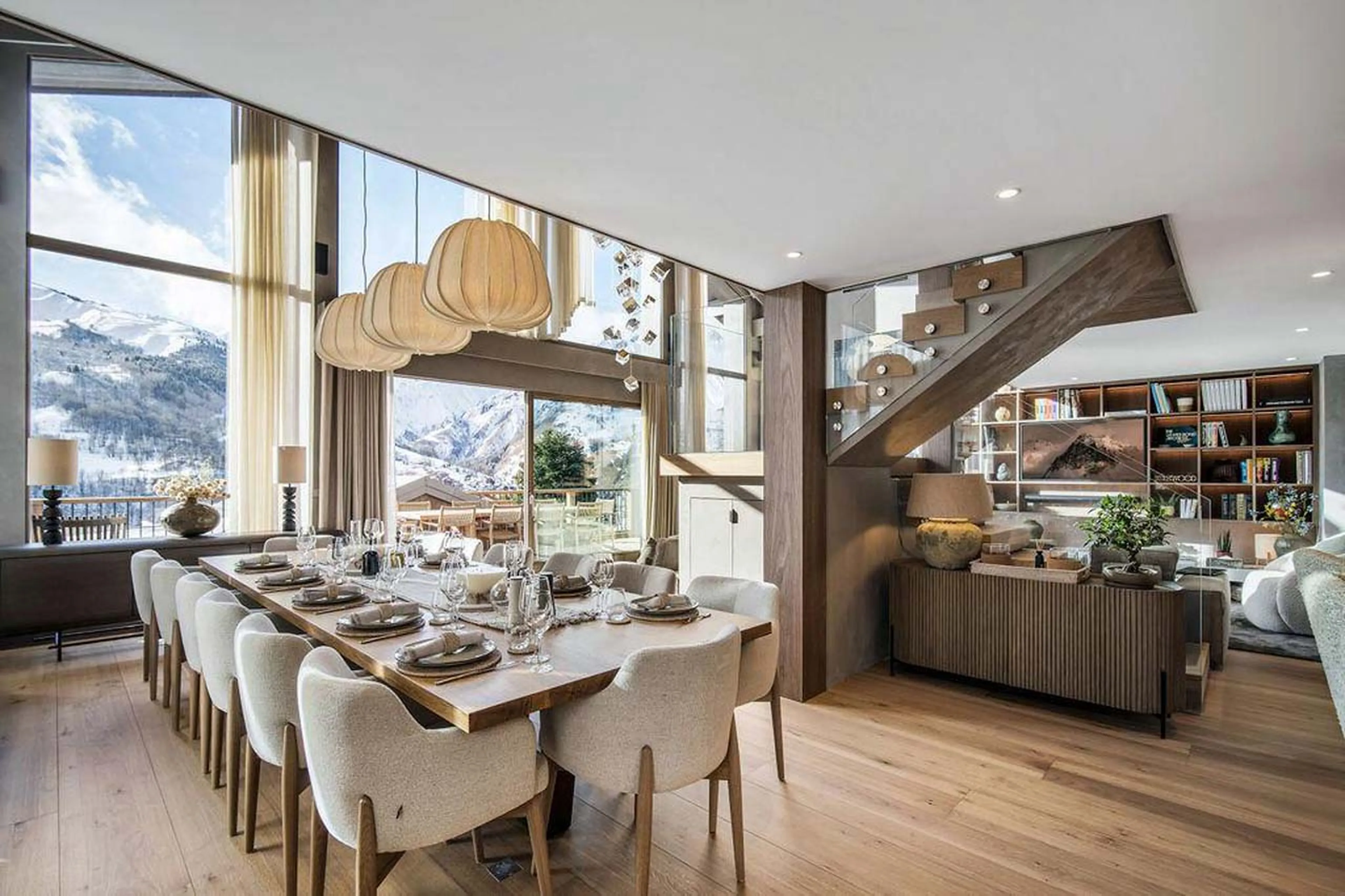 Dining table and chairs in Chalet Escapade, St Martin de Belleville