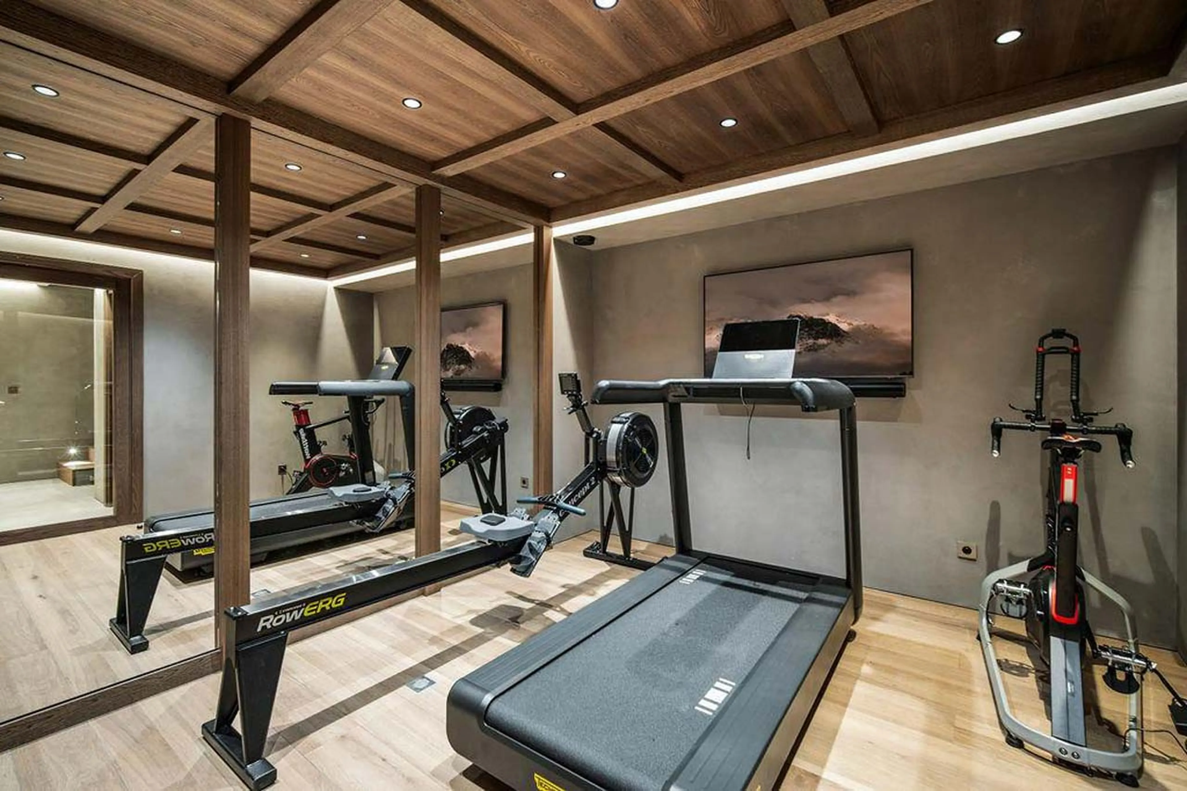 Gym with treadmill in Chalet Escapade, St Martin de Belleville
