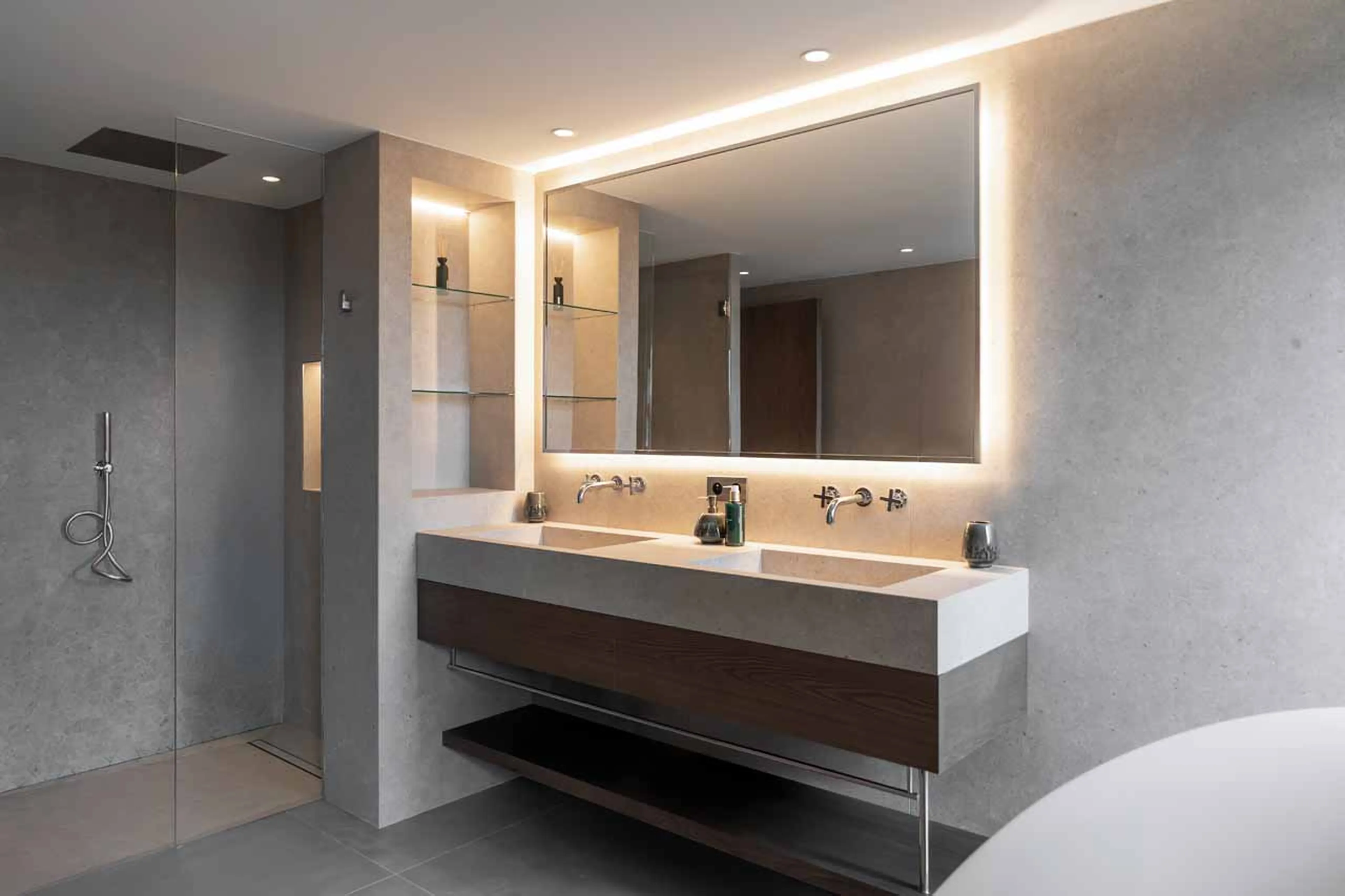 En-suite bathroom in Chalet Escapade, St Martin de Belleville