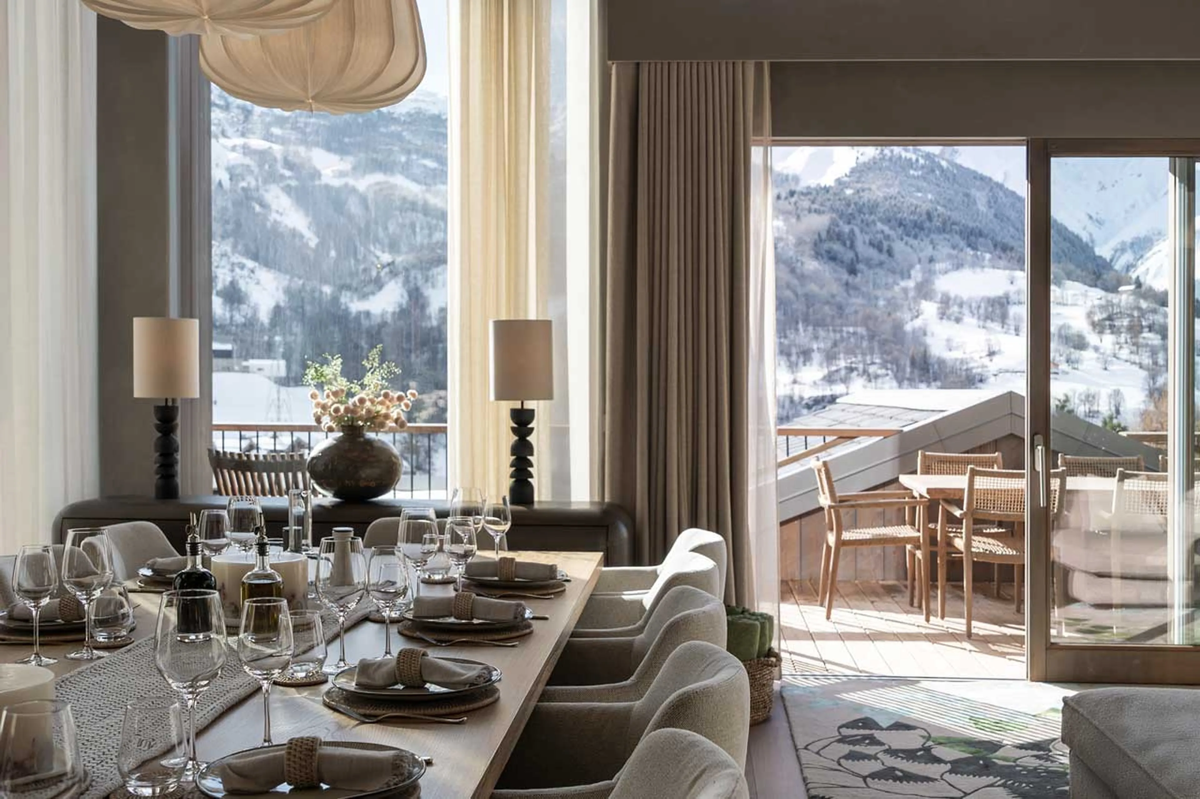 Dining table and chairs in Chalet Escapade, St Martin de Belleville