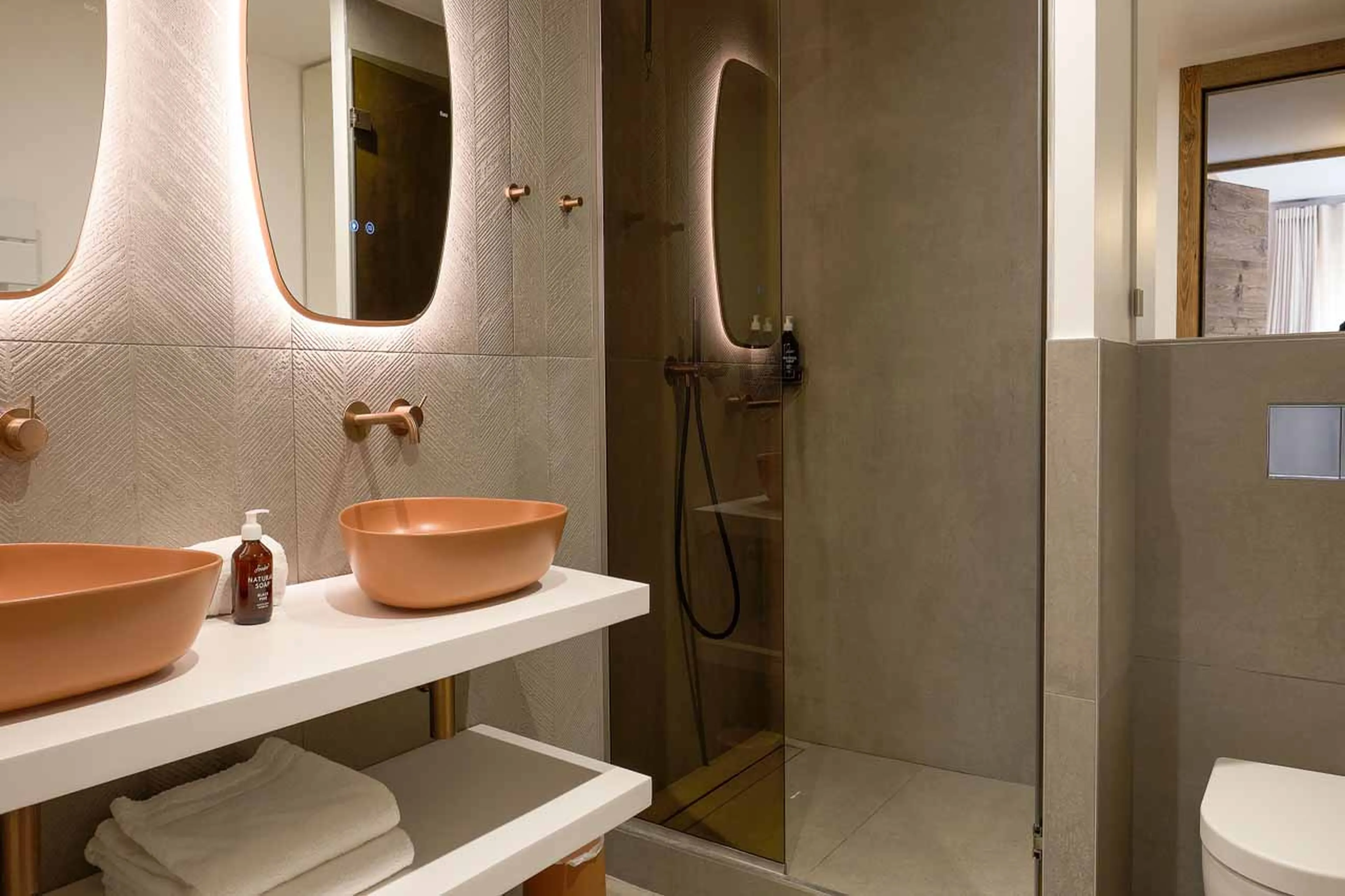 Bedroom 3 shower at Etoile des Neige in Meribel