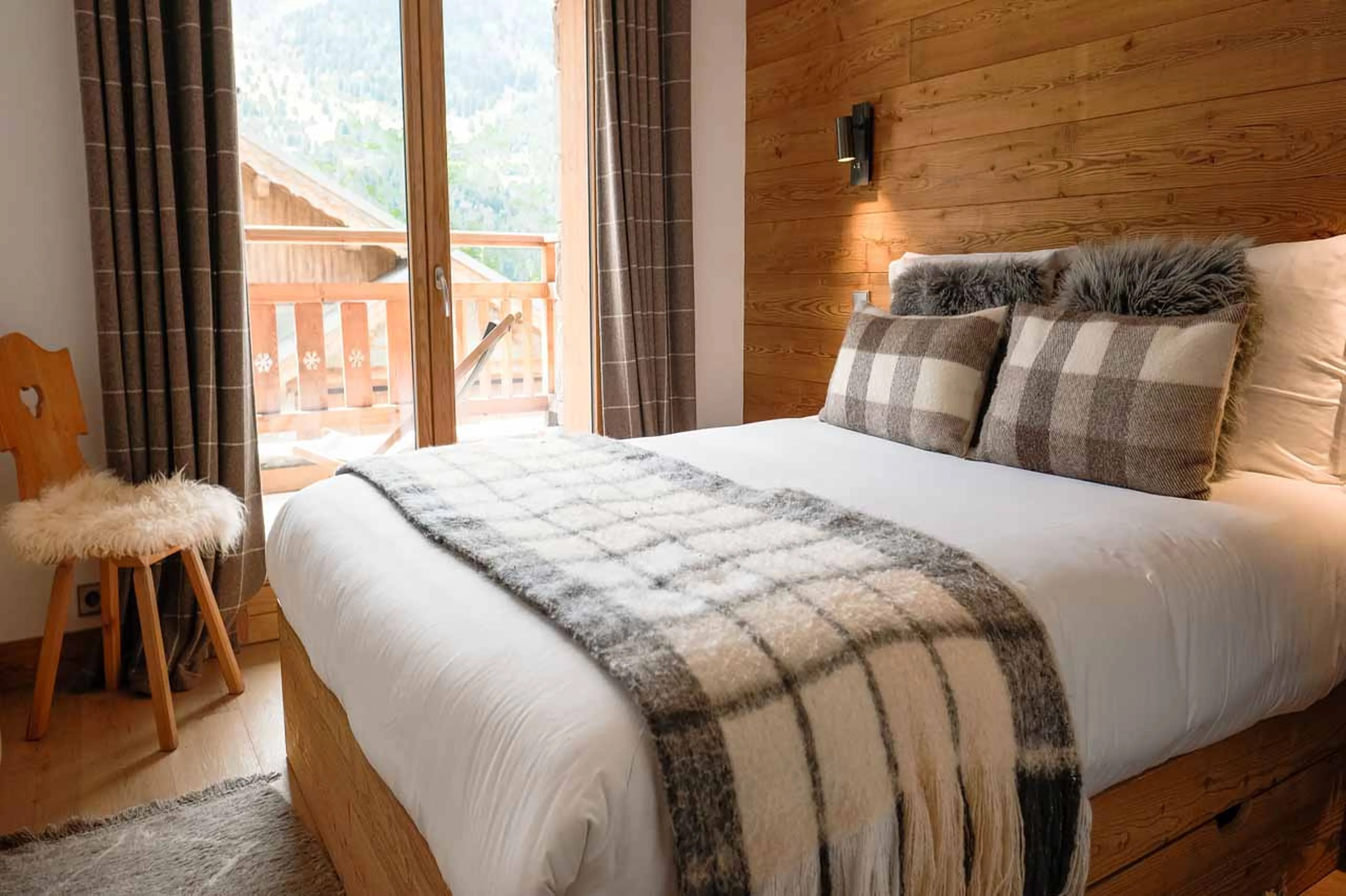 Bedroom 5 en-suite at Etoile des Neige in Meribel