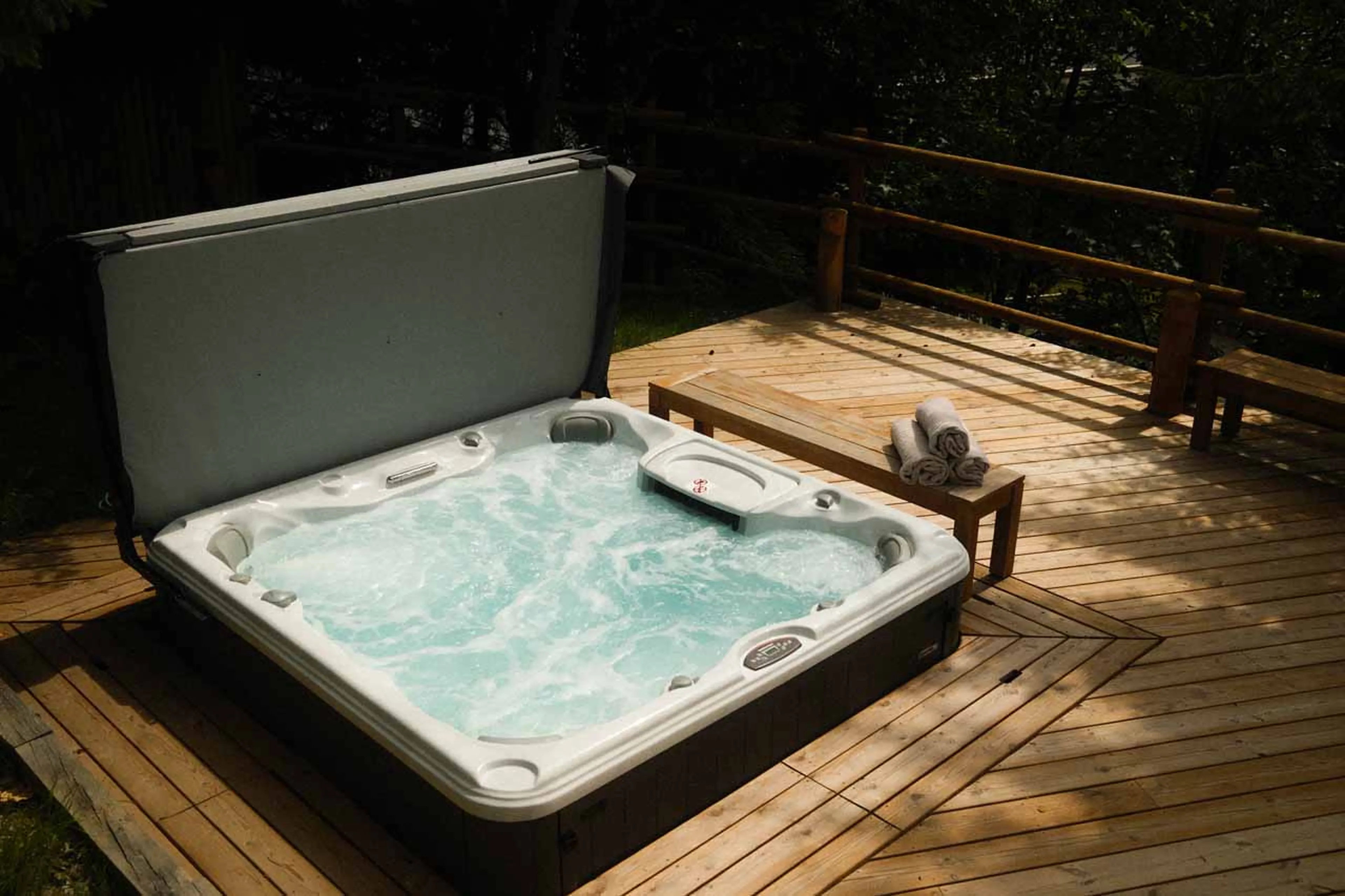 Hot tub at Etoile des Neige in Meribel