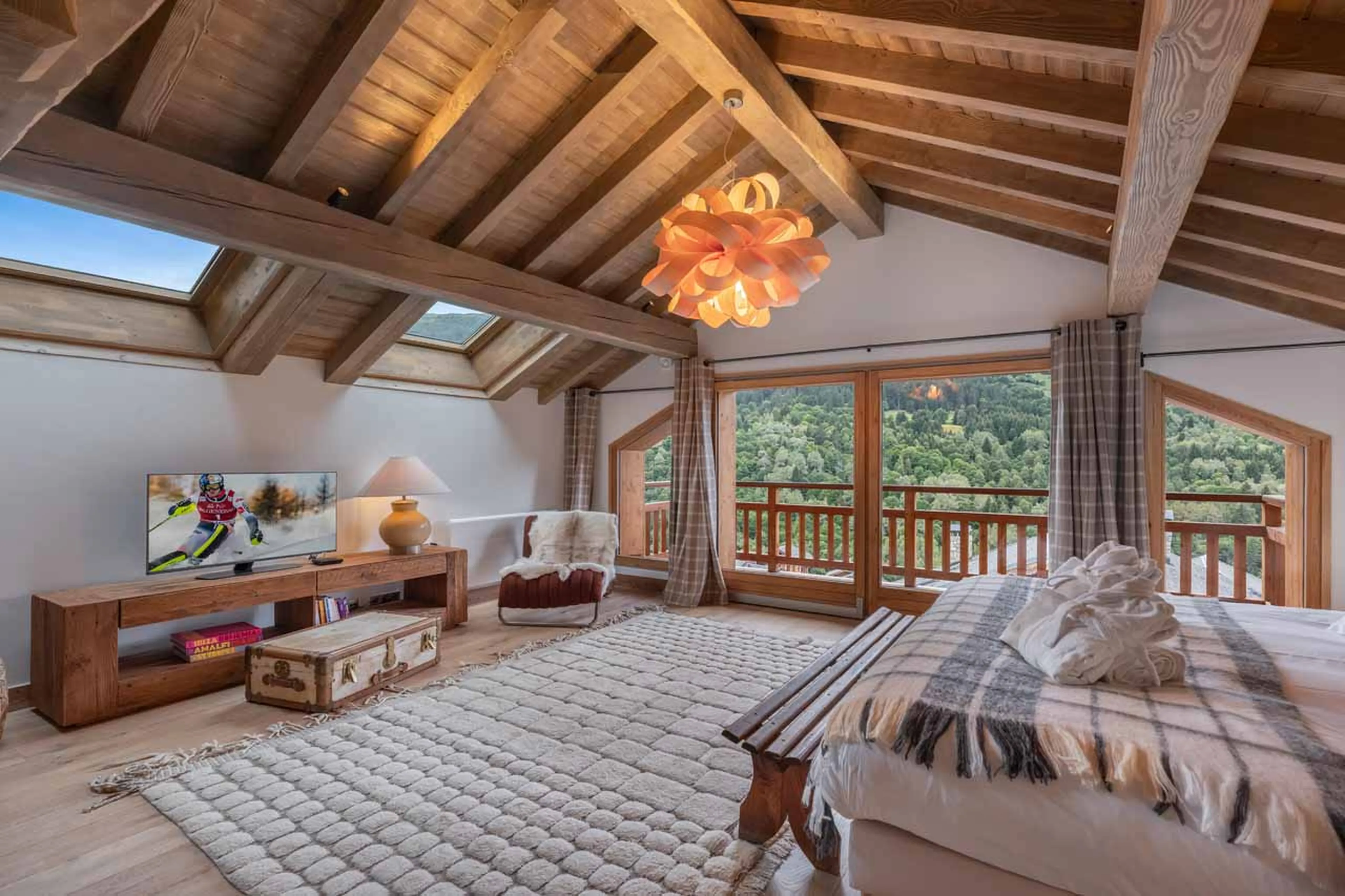 Bedroom 1 bath at Etoile des Neige in Meribel