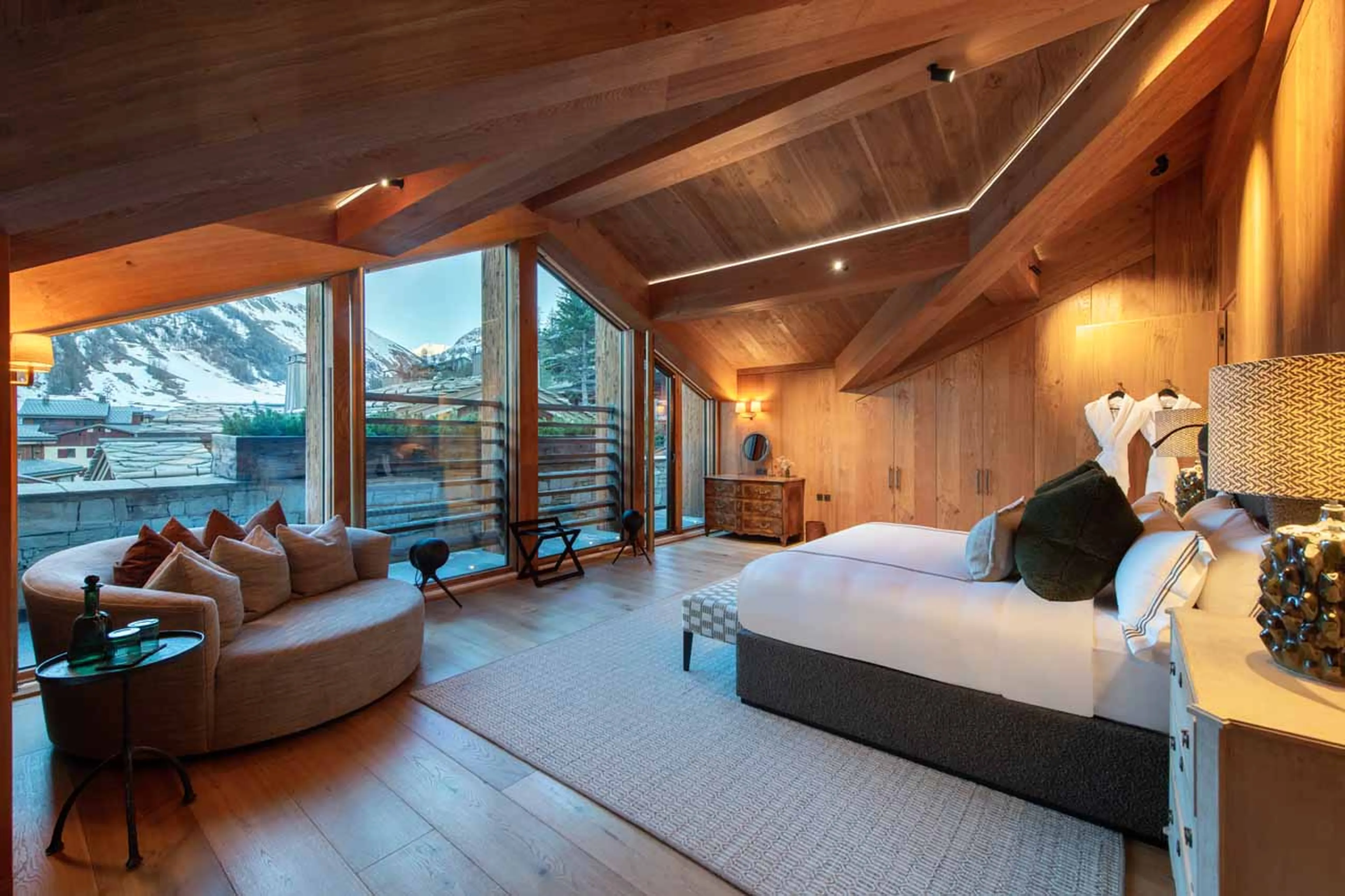 Double master bedroom at Chalet Etoile du Nord - East Wing in Val d'Isere